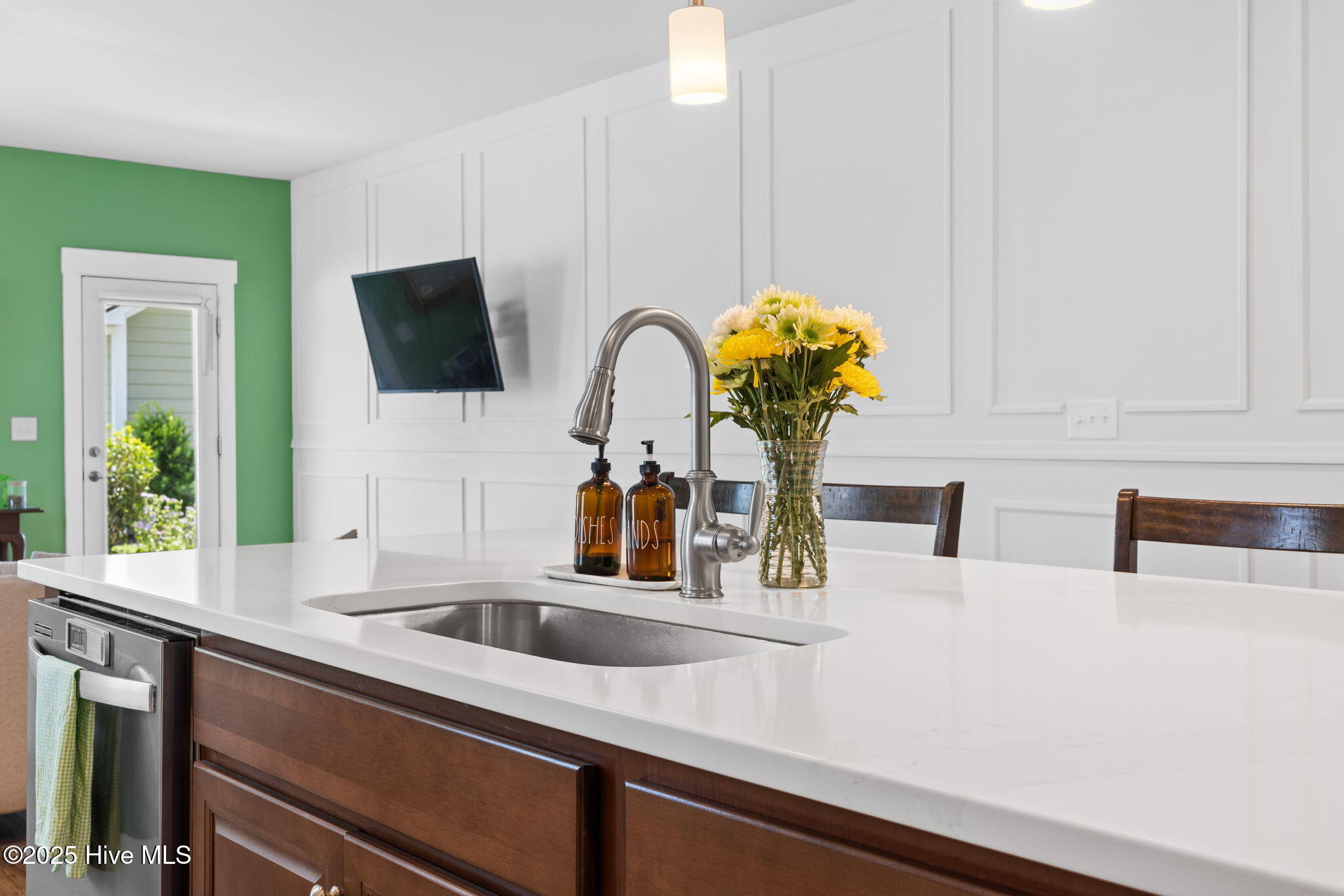 100516296 | Photo 11