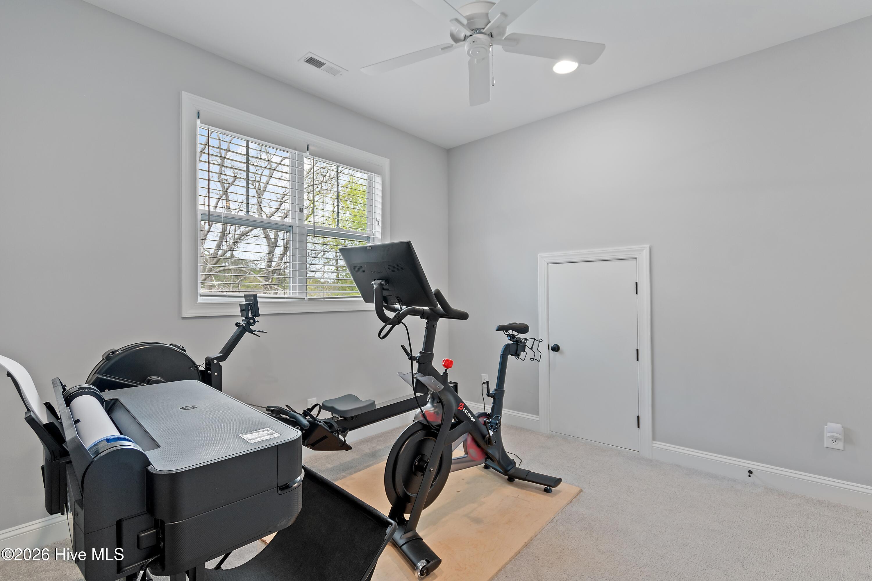 100565017 | Photo 37