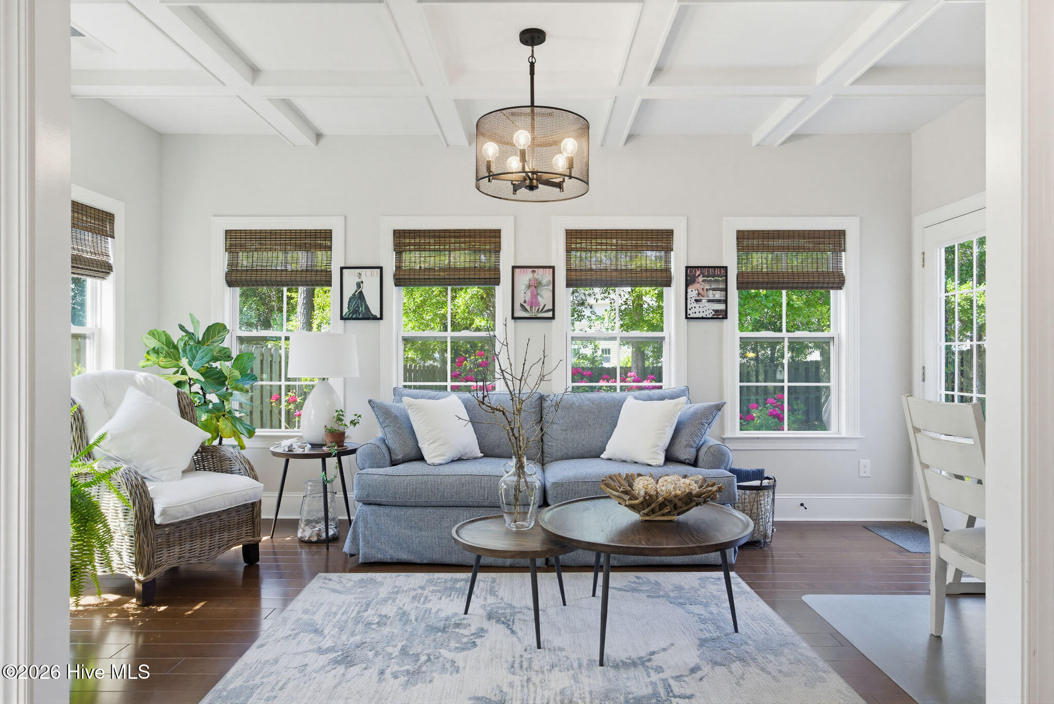 100569599 | Photo 21