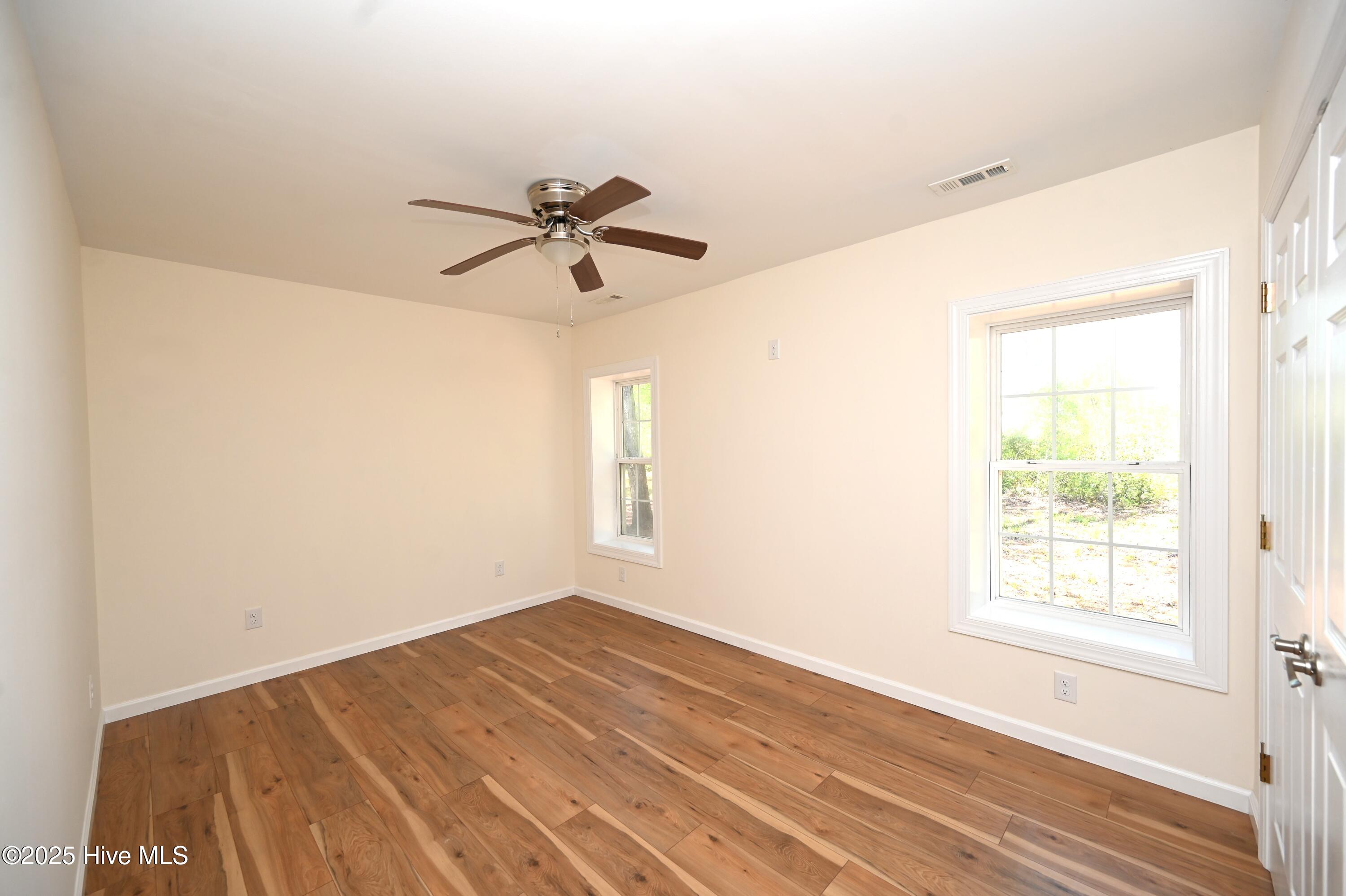 100500165 | Photo 23