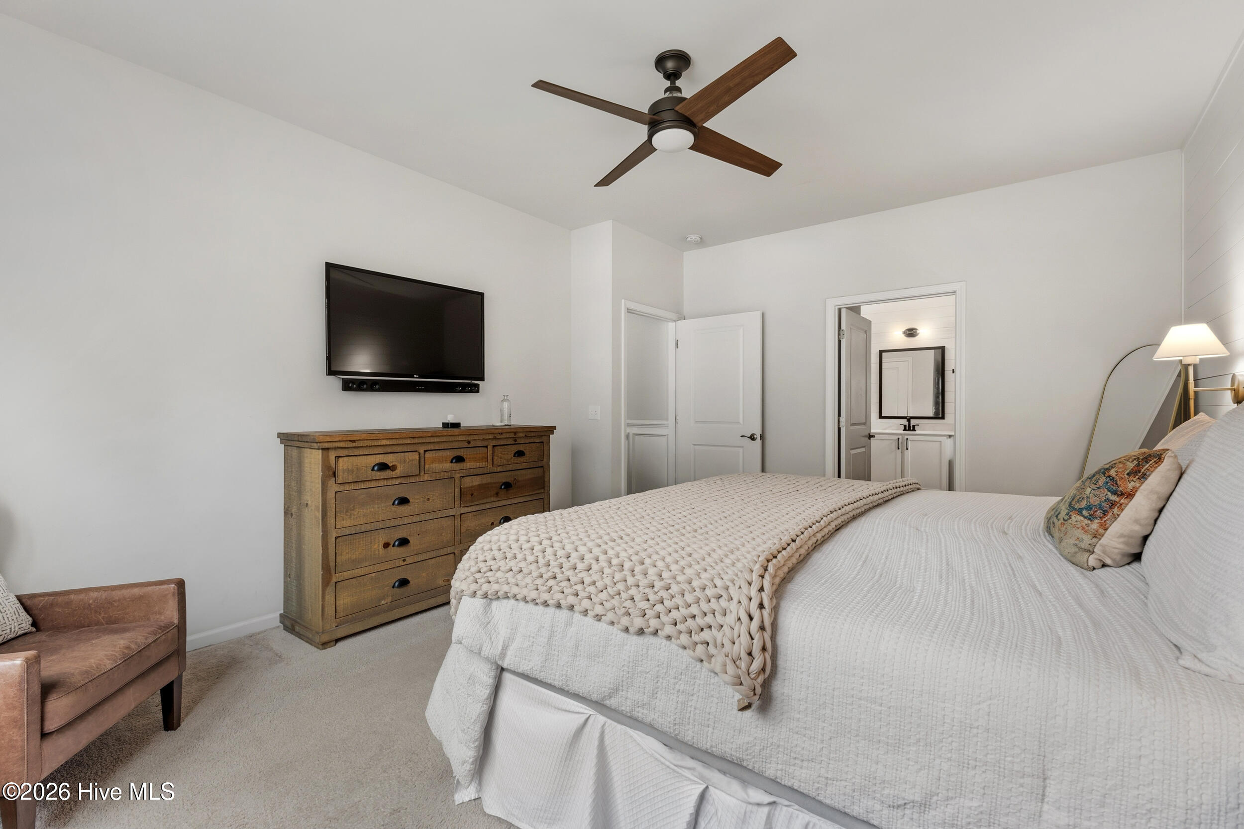 100557196 | Photo 17