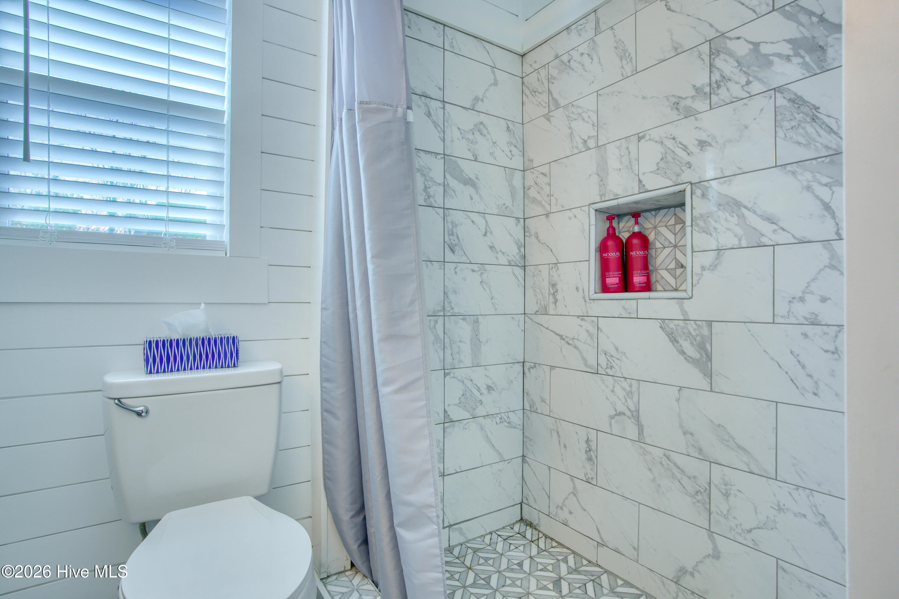 100553669 | Photo 16