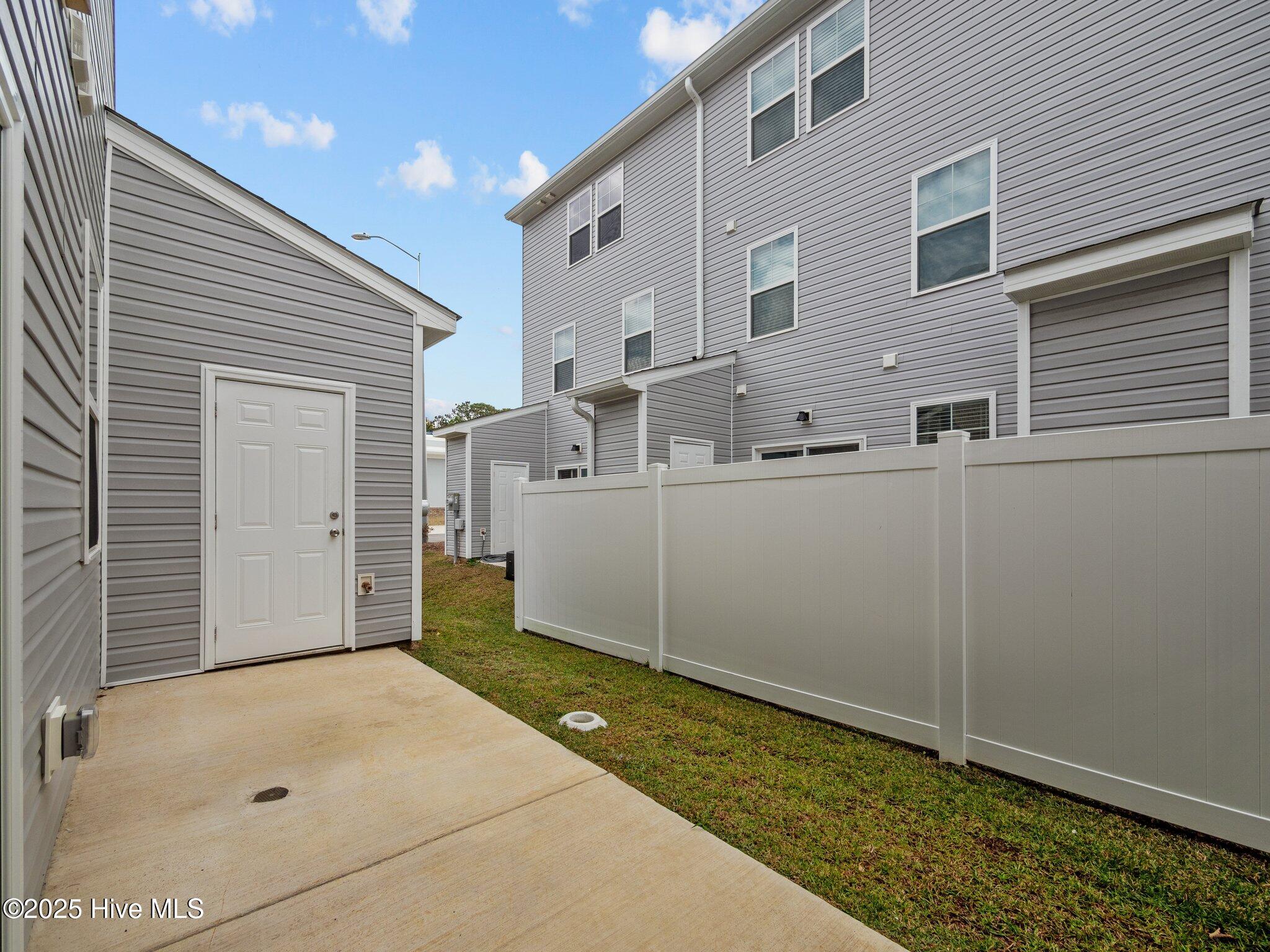 100486624 | Photo 35