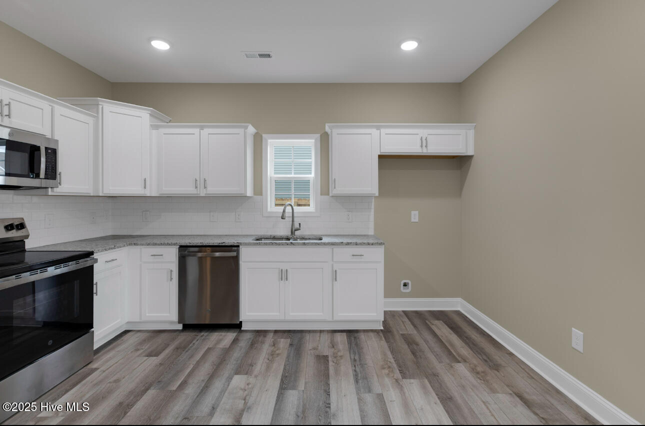 100483735 | Photo 11