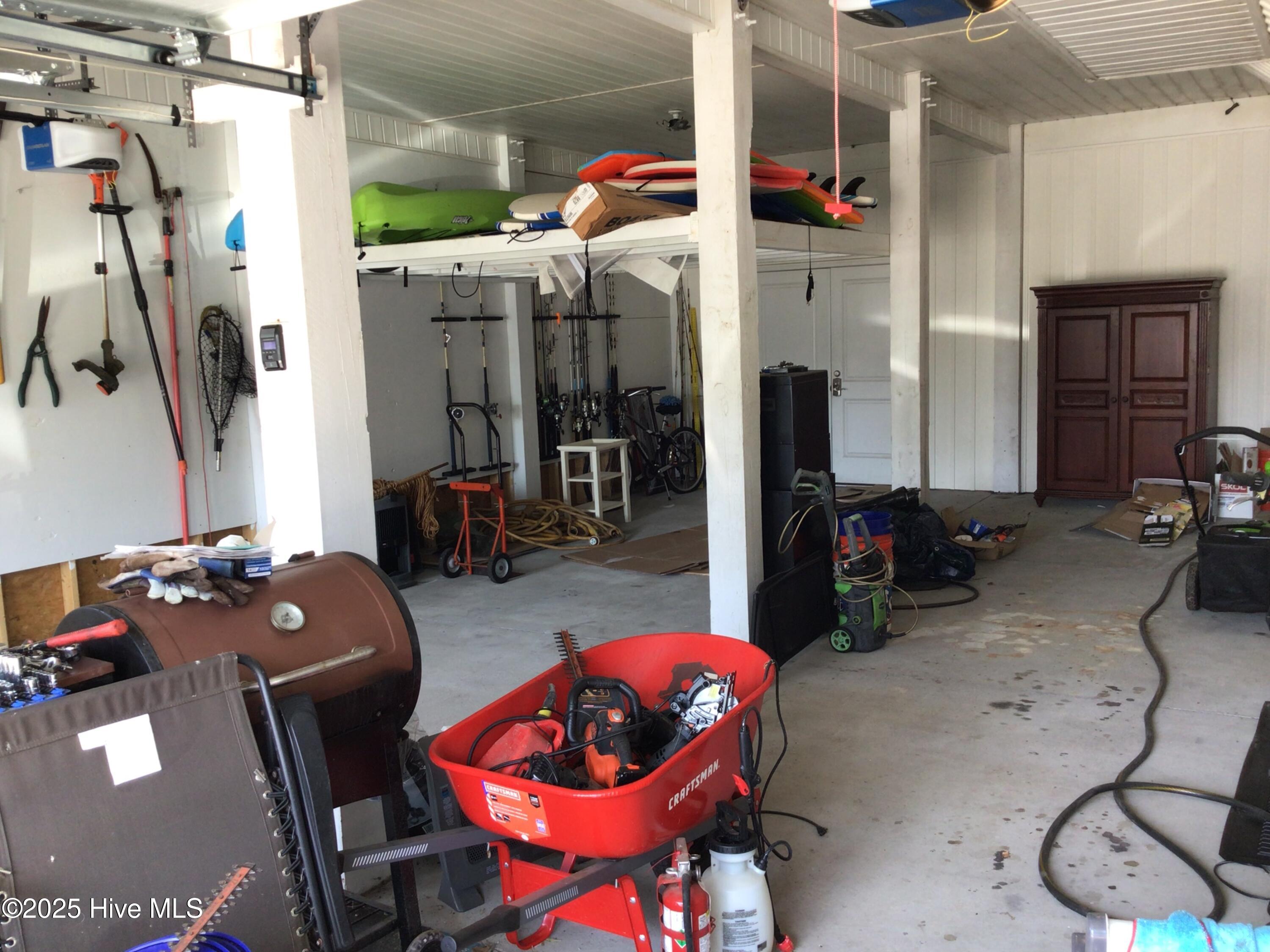 100508698 | Photo 30