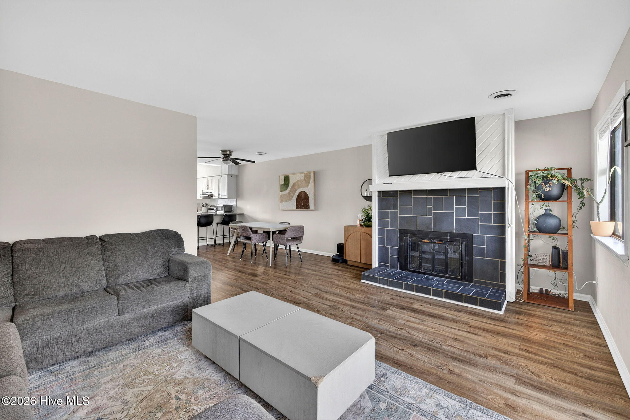 100555356 | Photo 14