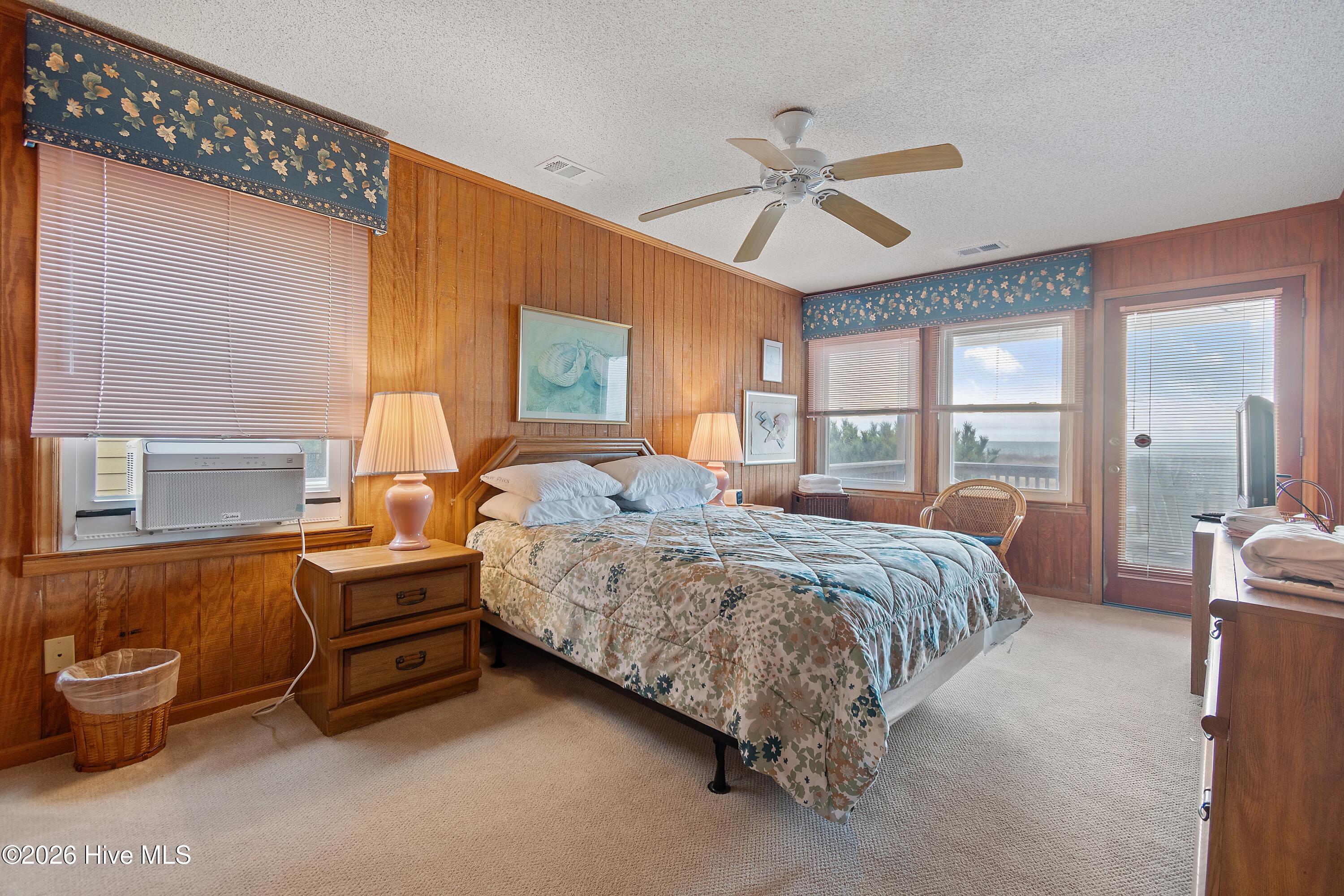 1099 Ocean Boulevard W, Holden Beach, NC, 28462