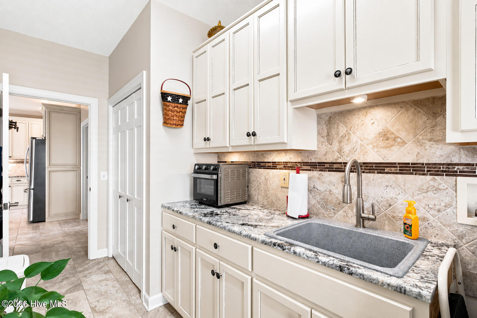 100591284 | Photo 20