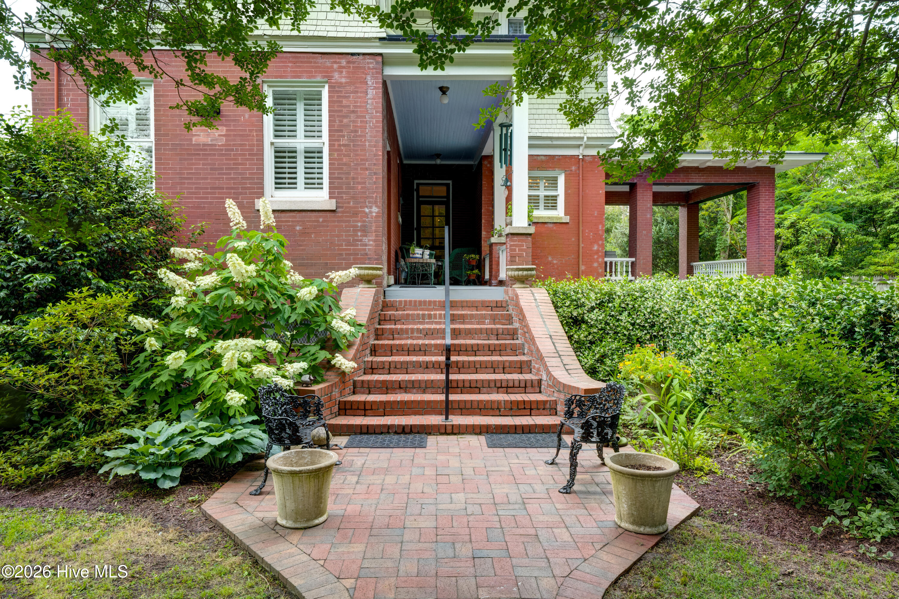 1404 National 