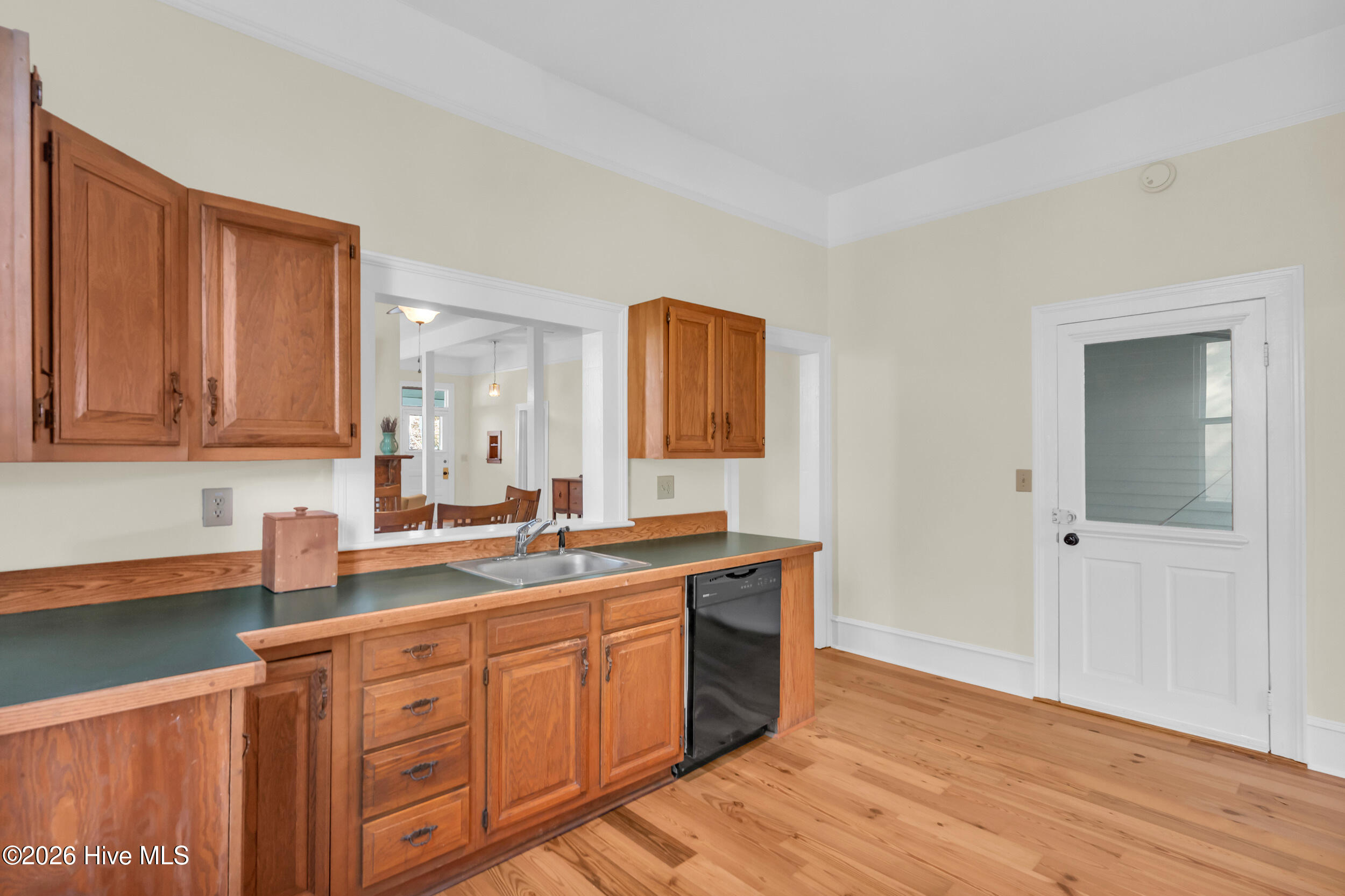 100528129 | Photo 20