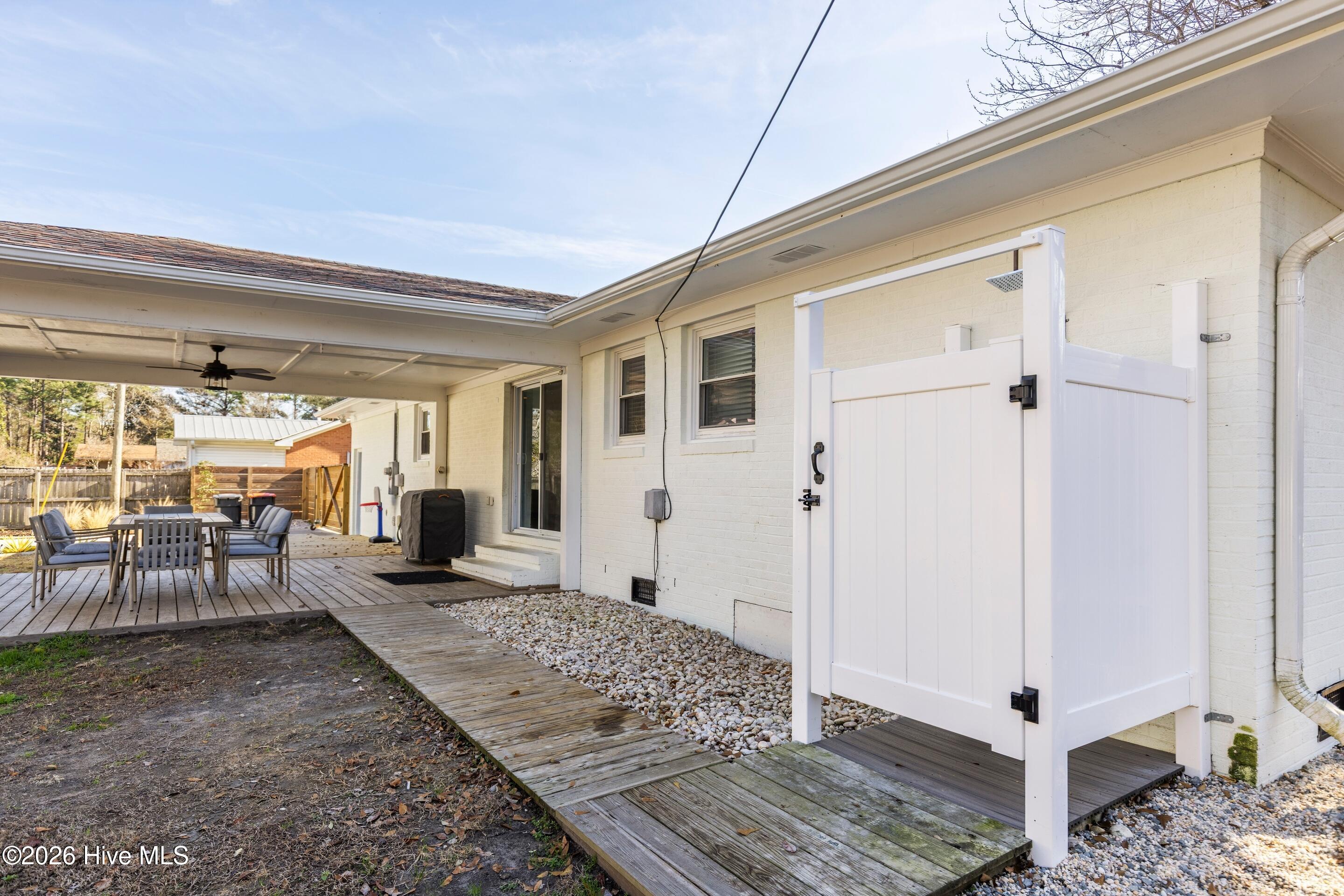 100547942 | Photo 10