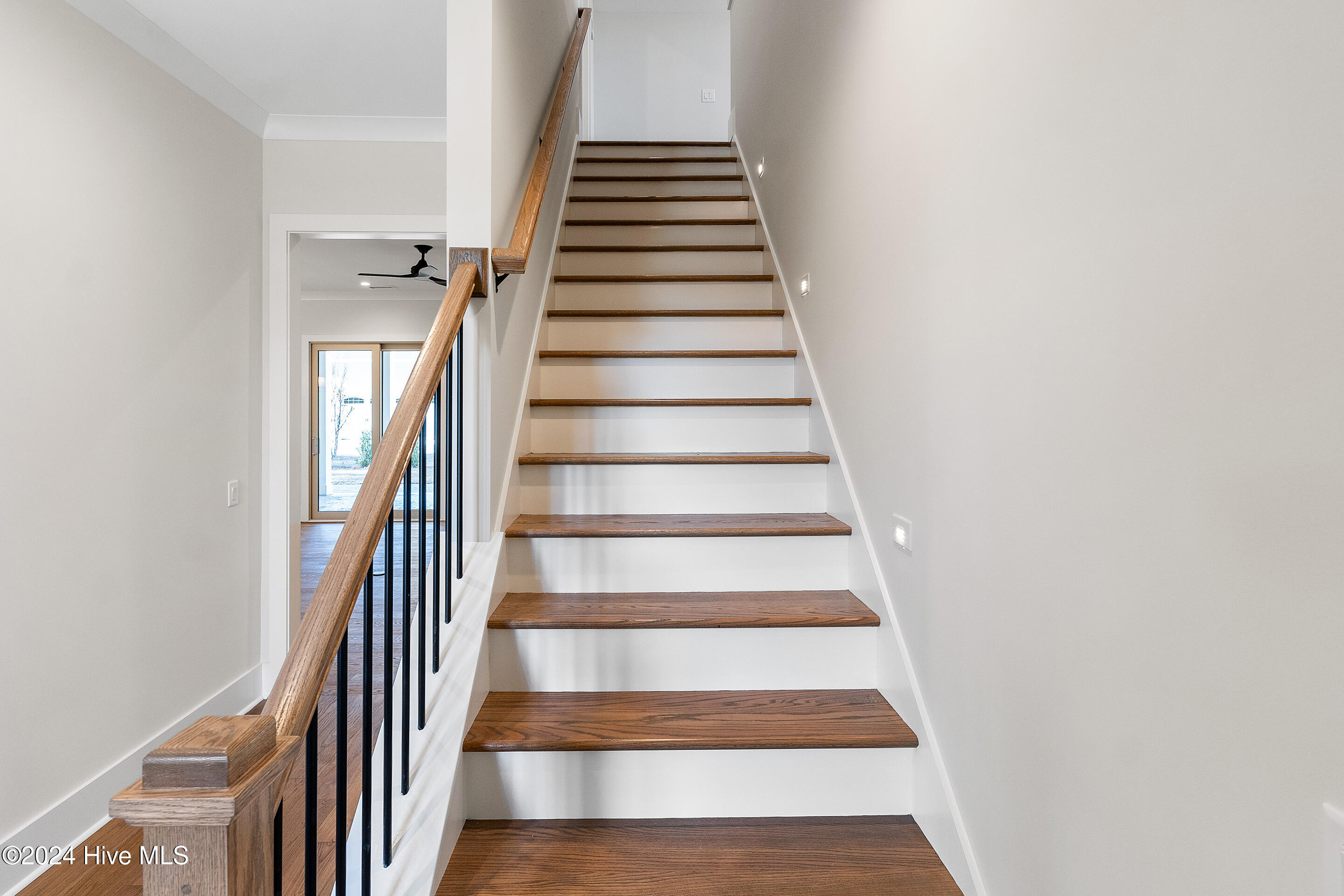 100552091 | Photo 30