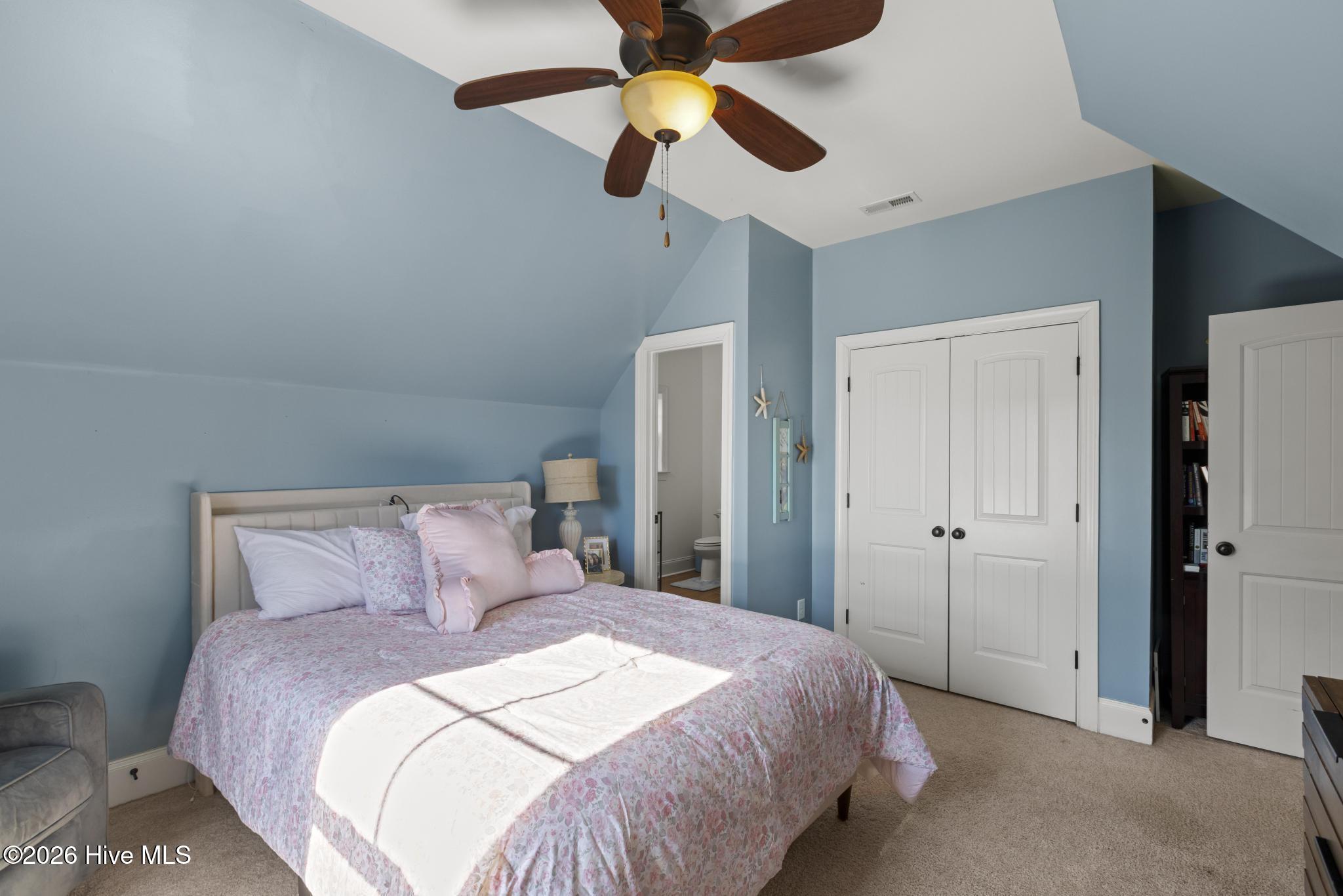 100555770 | Photo 45