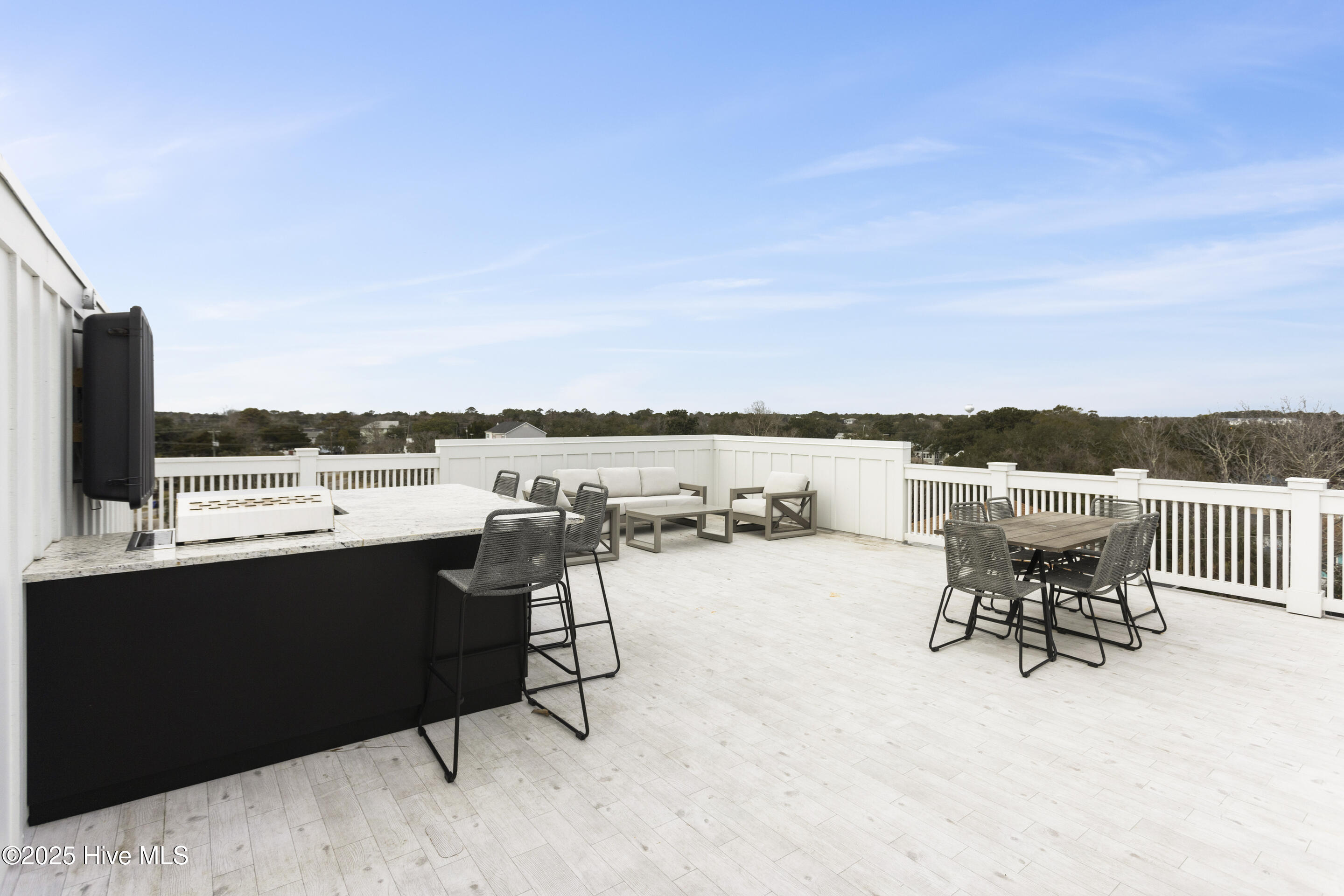 100521314 | Photo 41