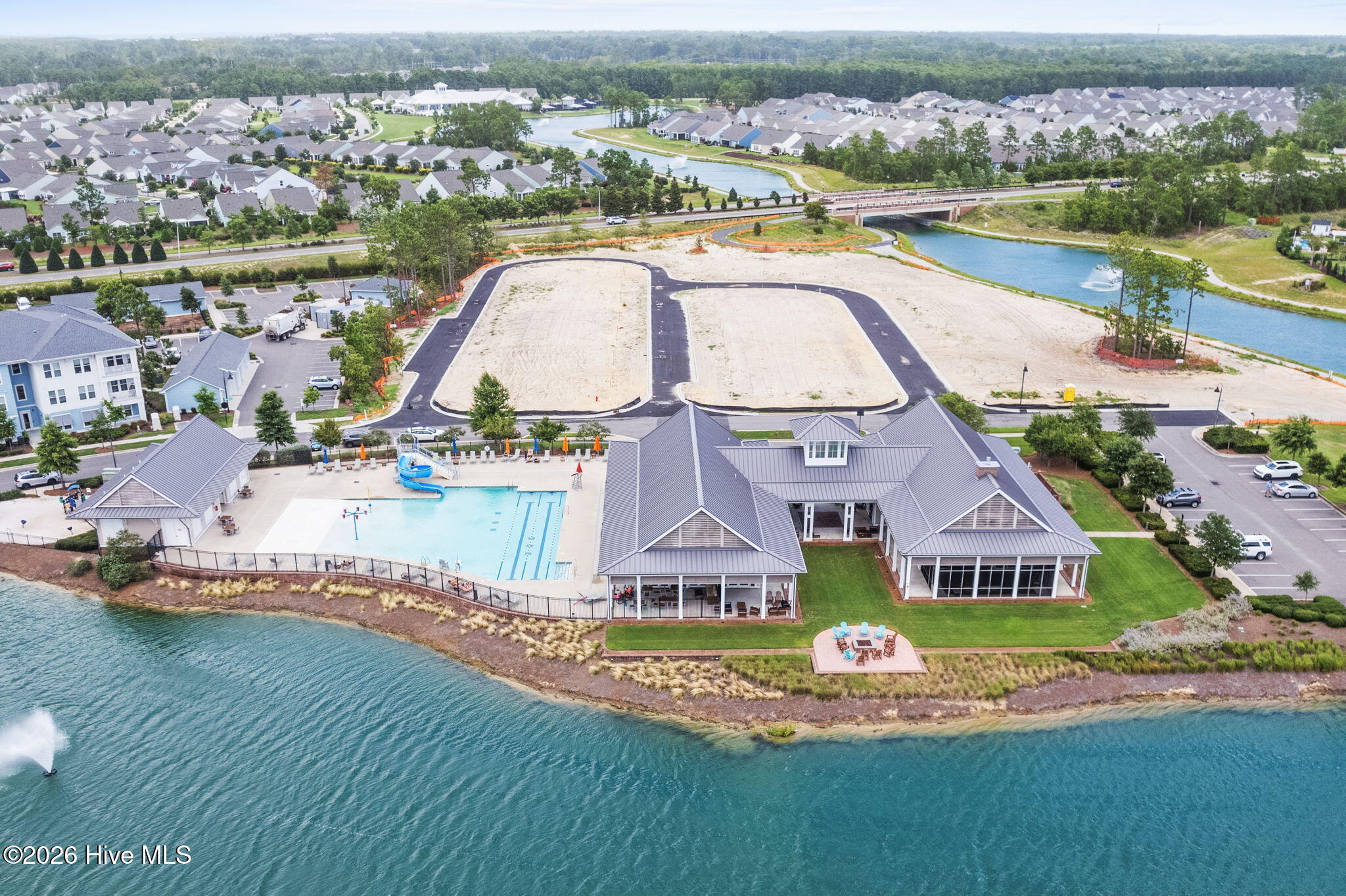 100569048 | Photo 74