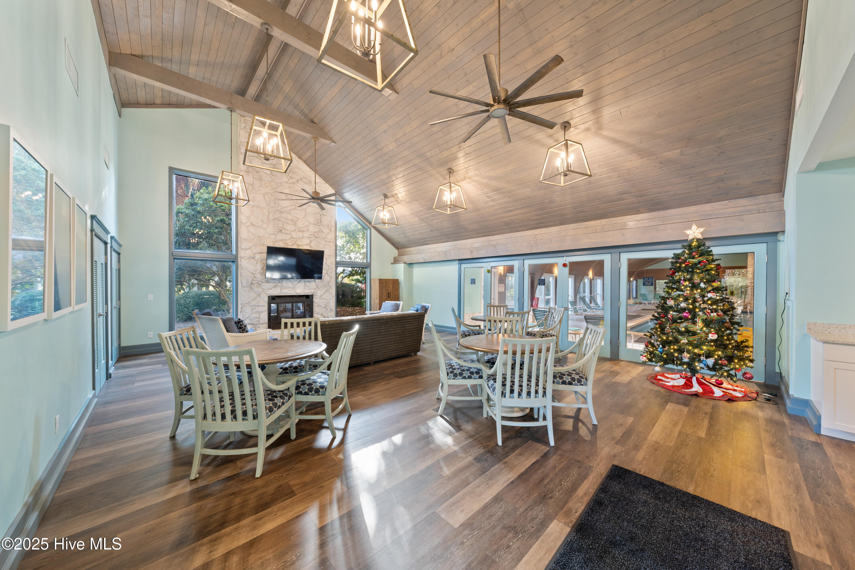 100529078 | Photo 85