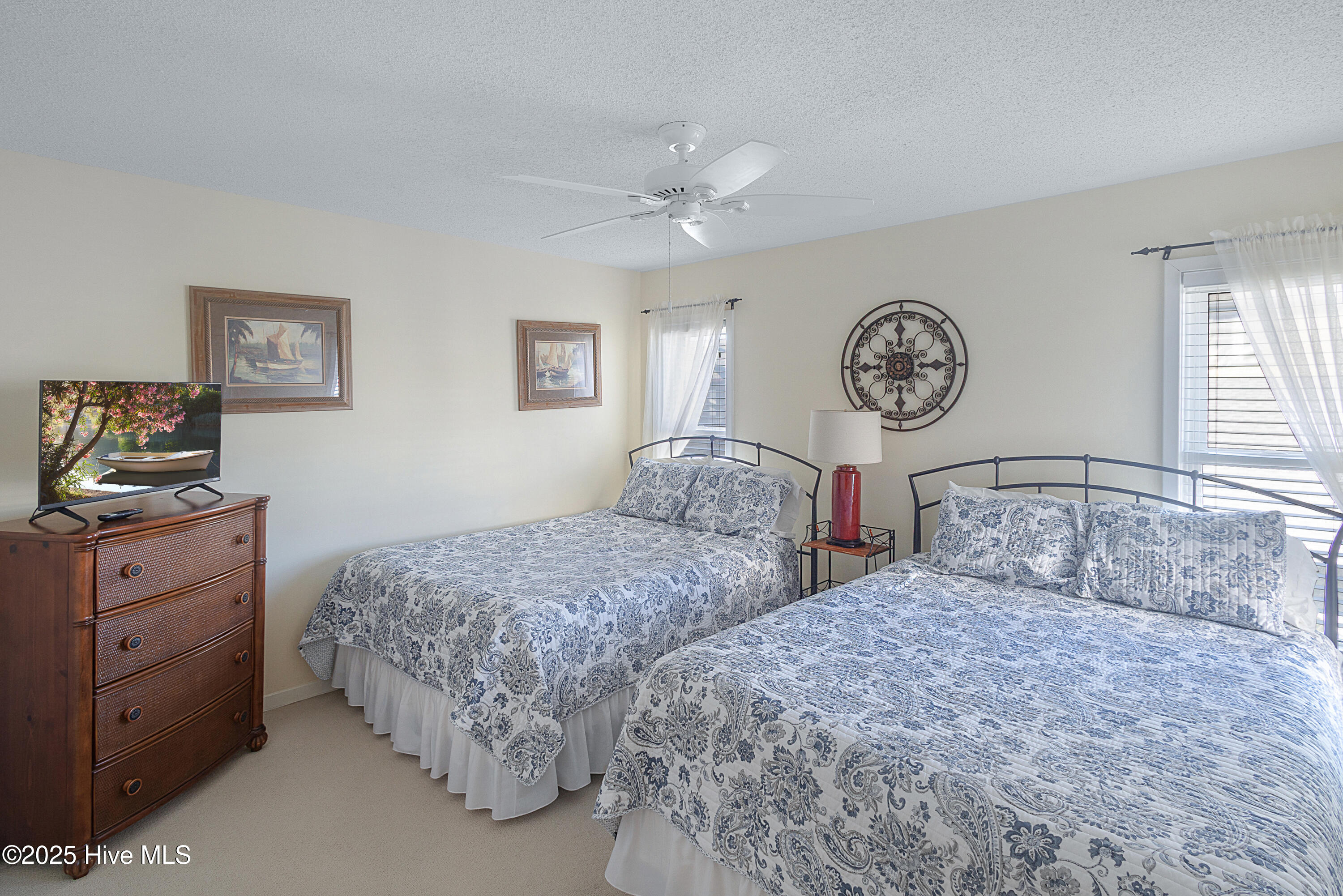 100547069 | Photo 10