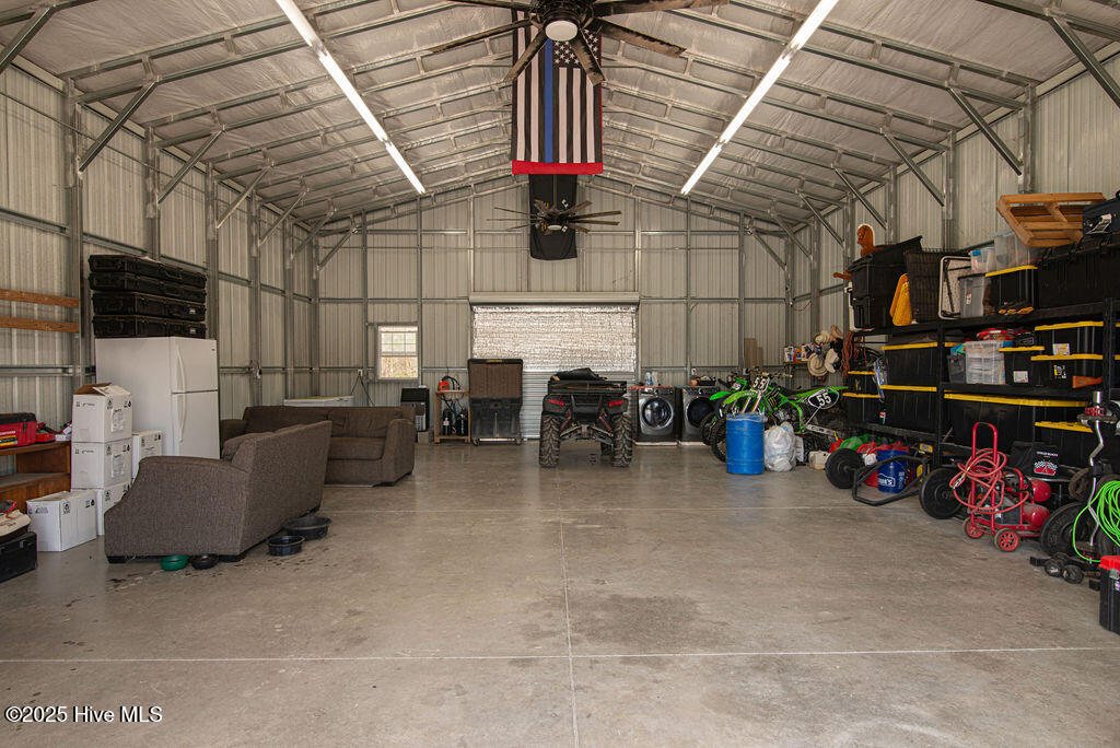 1560 White Oak River Road,Maysville