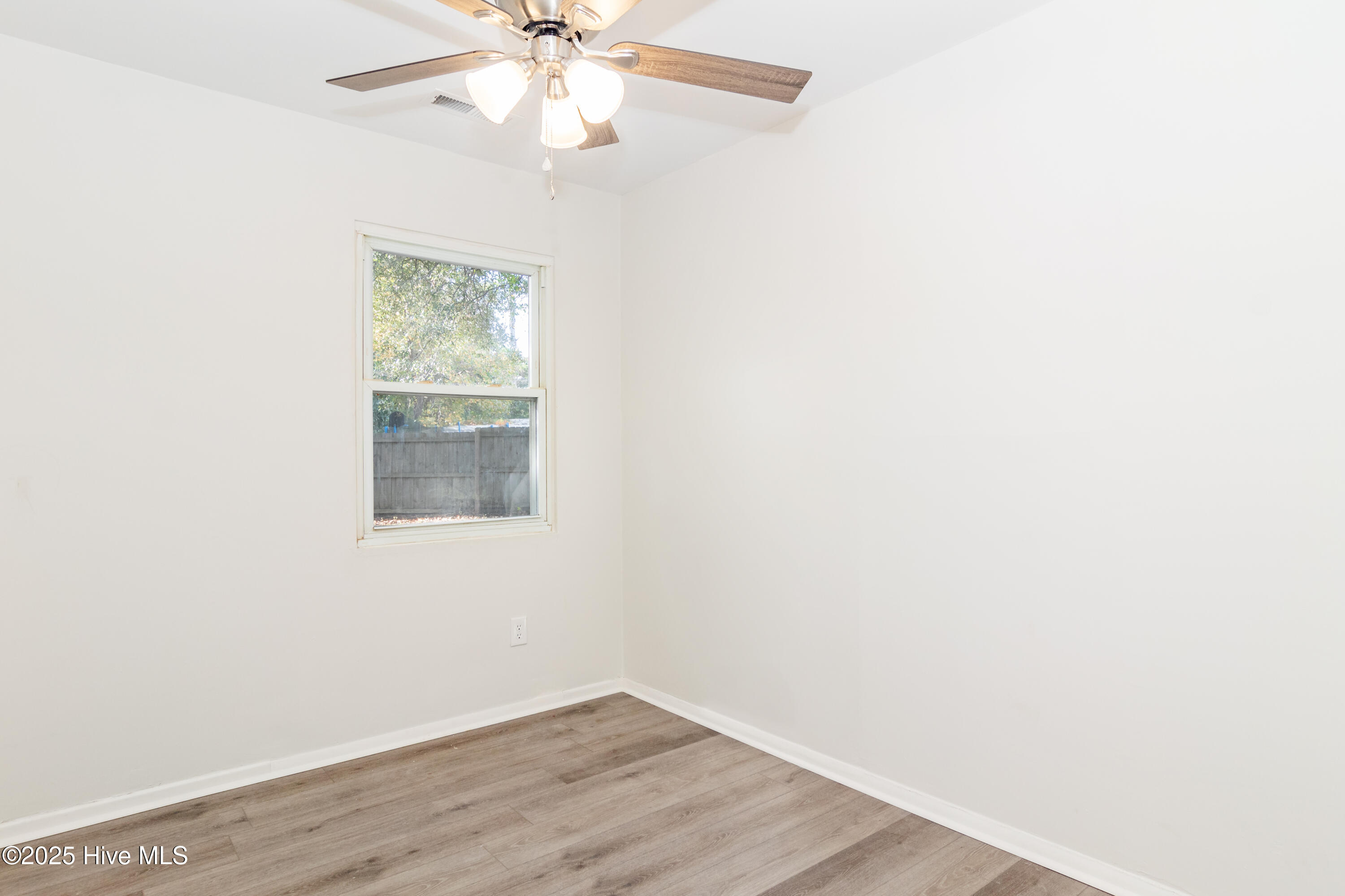 100541457 | Photo 29