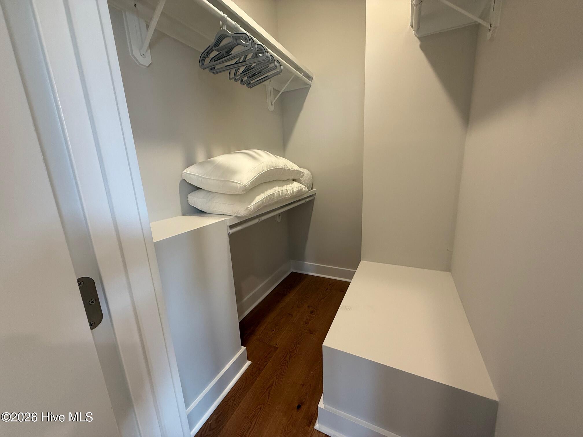 100522656 | Photo 22