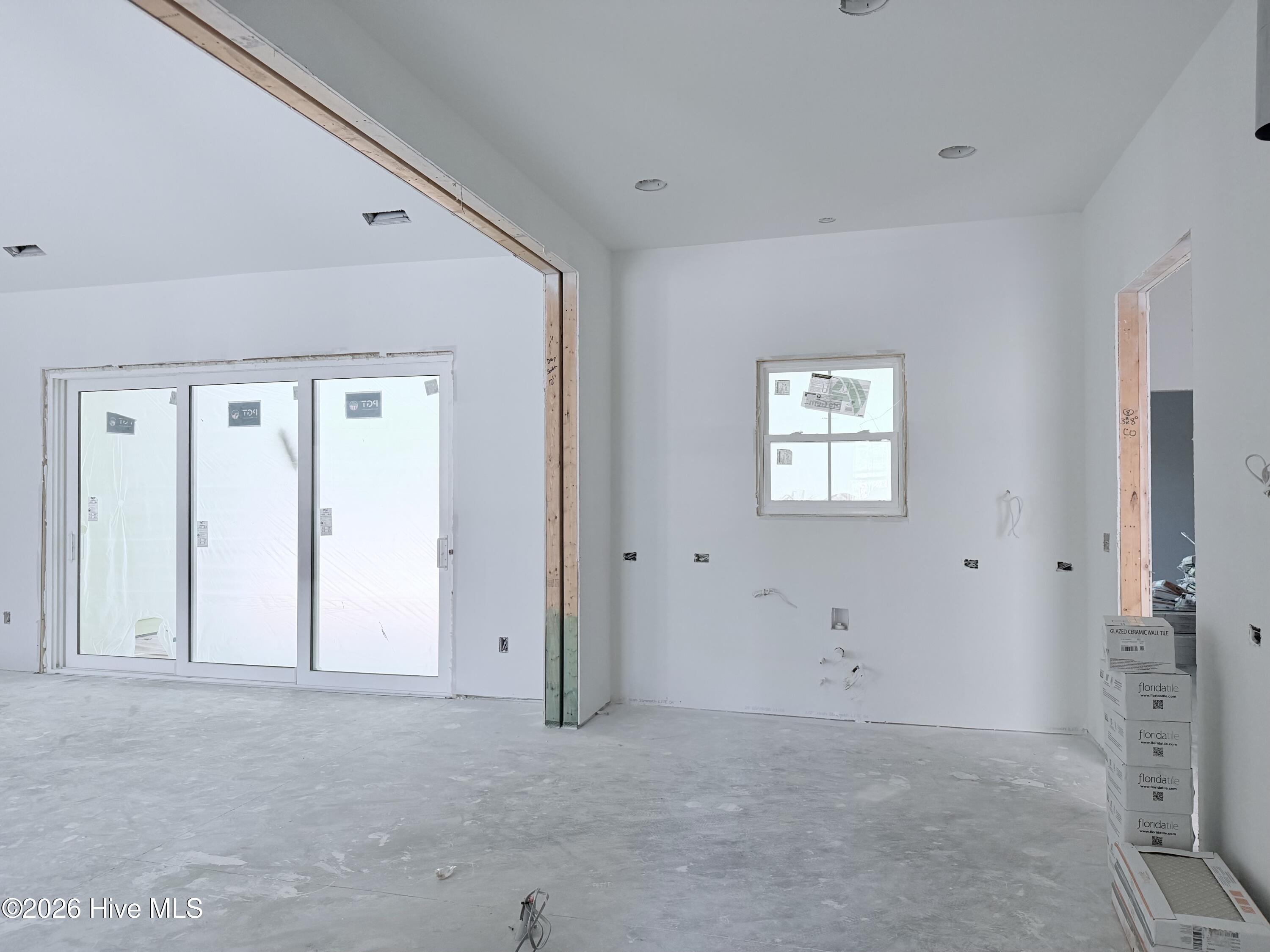 100543431 | Photo 12