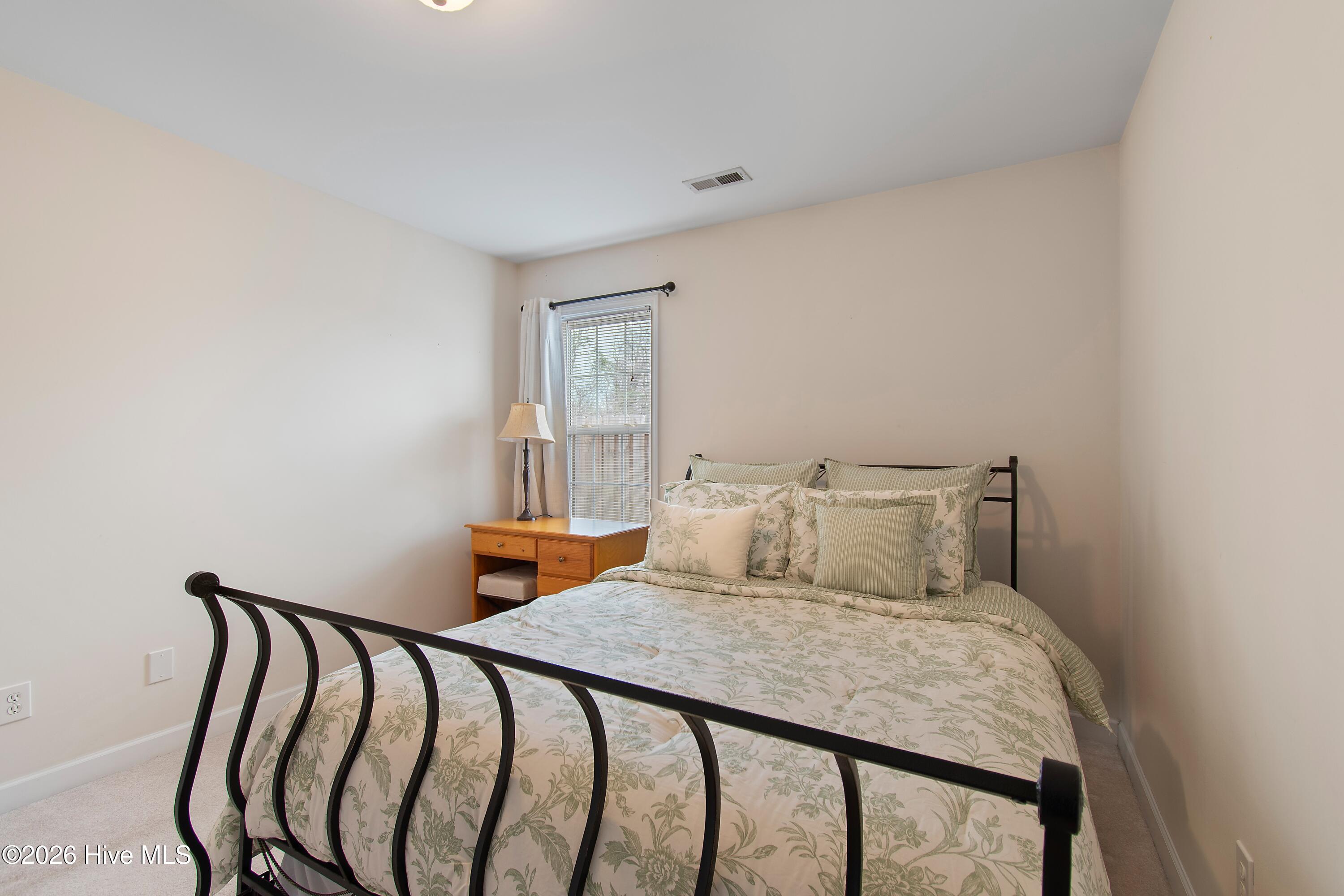 100558212 | Photo 30