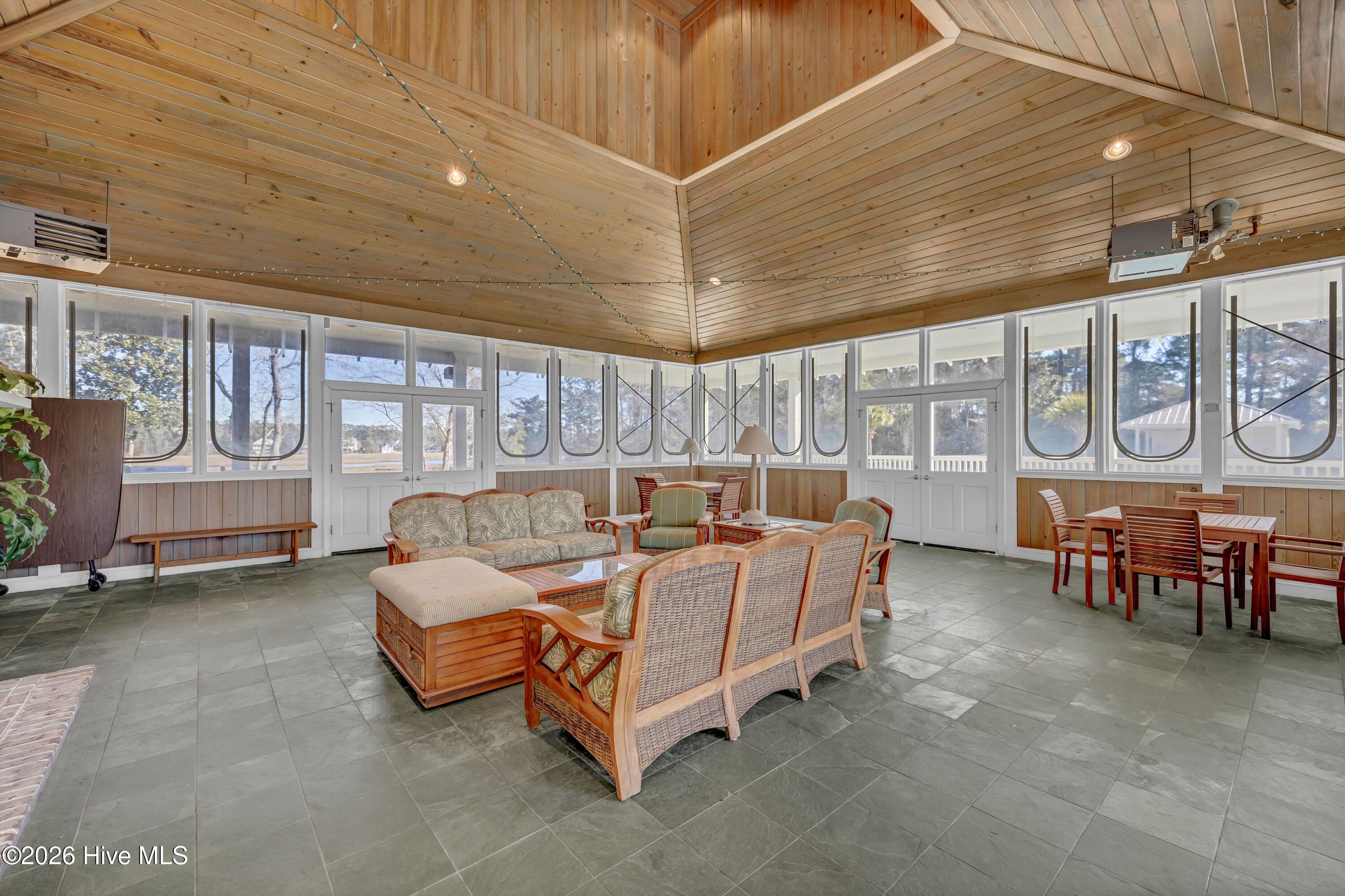 100554851 | Photo 31