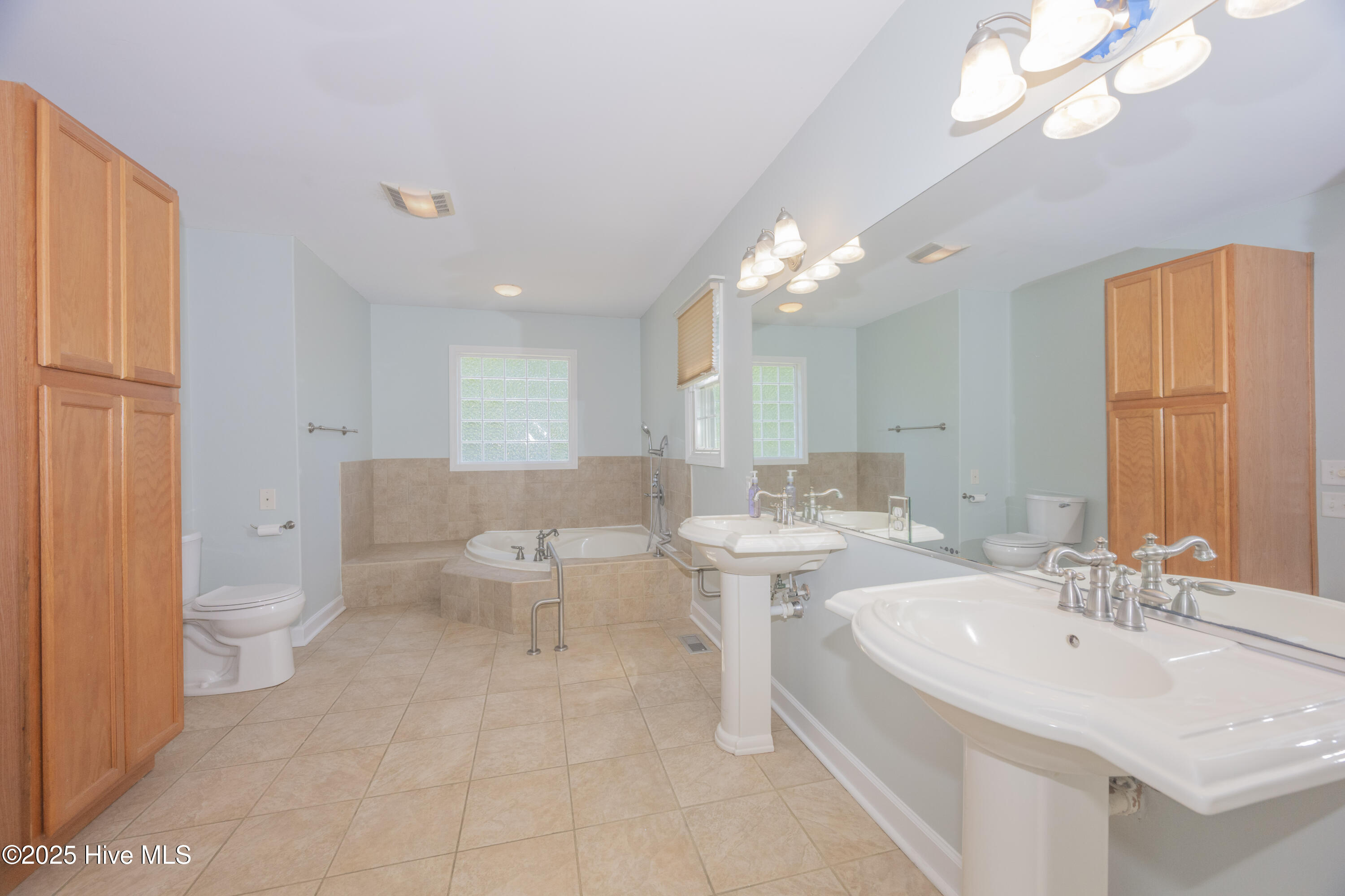 100523766 | Photo 35