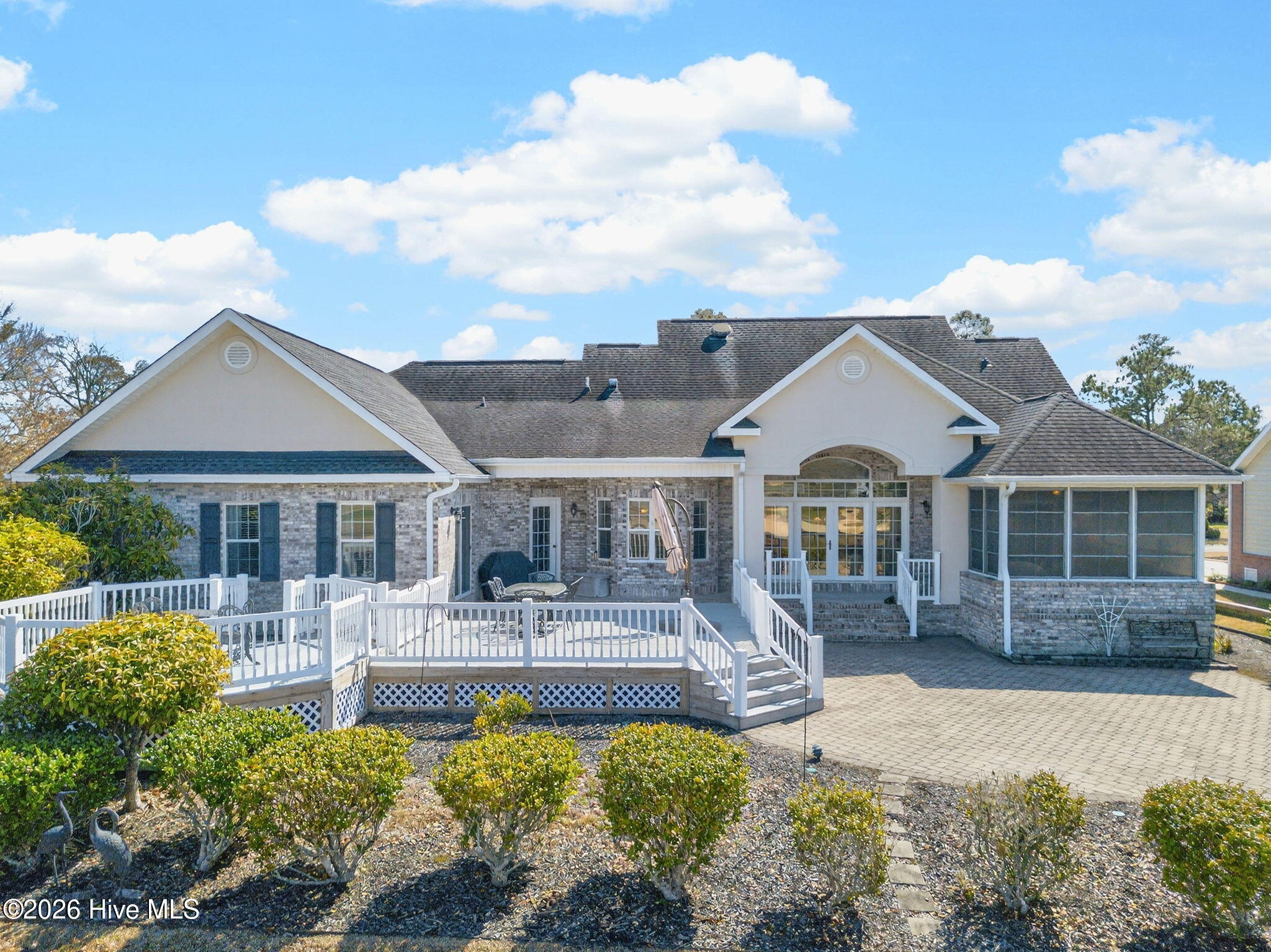 100557579 | Photo 40