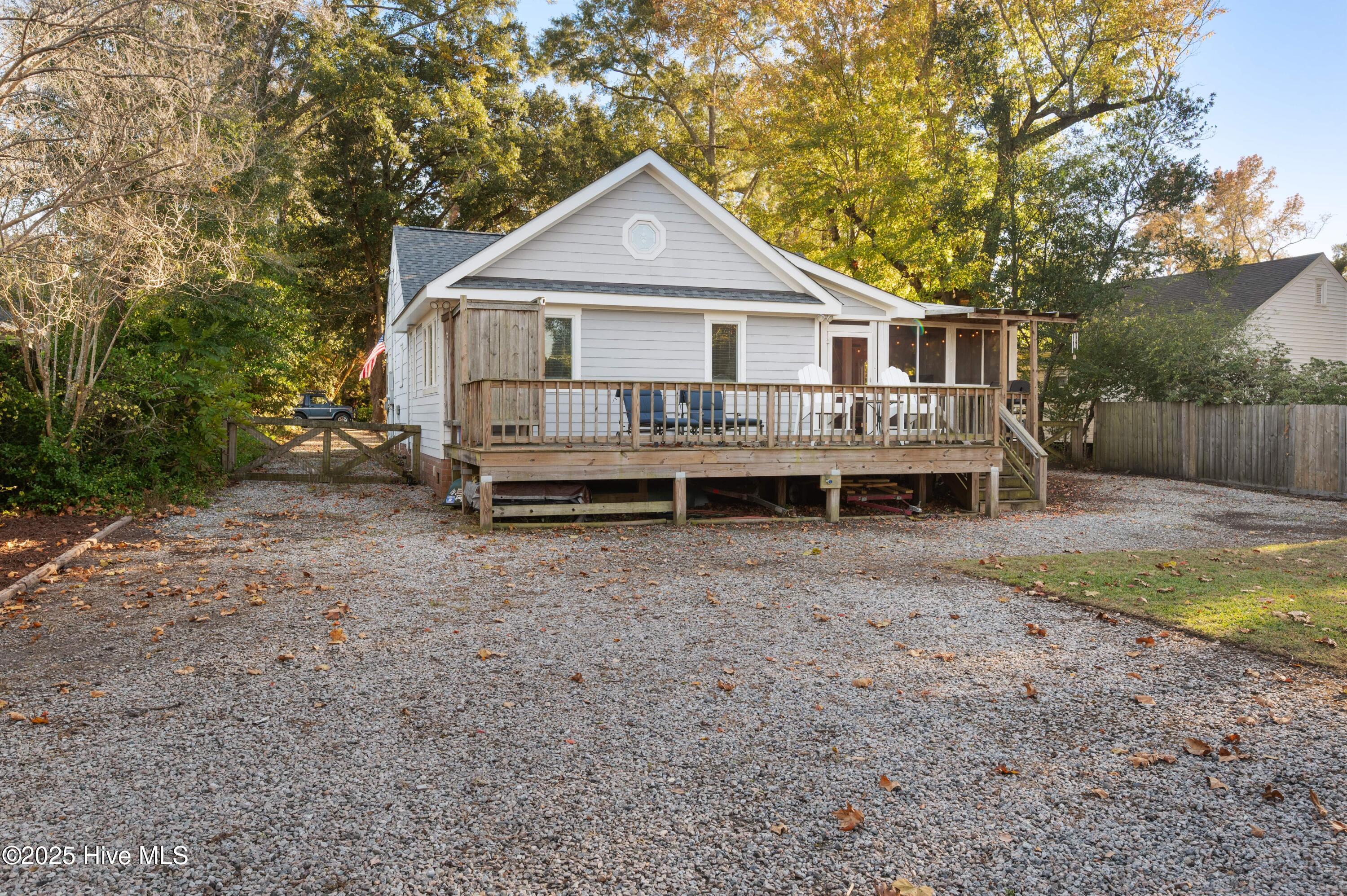 100542345 | Photo 35