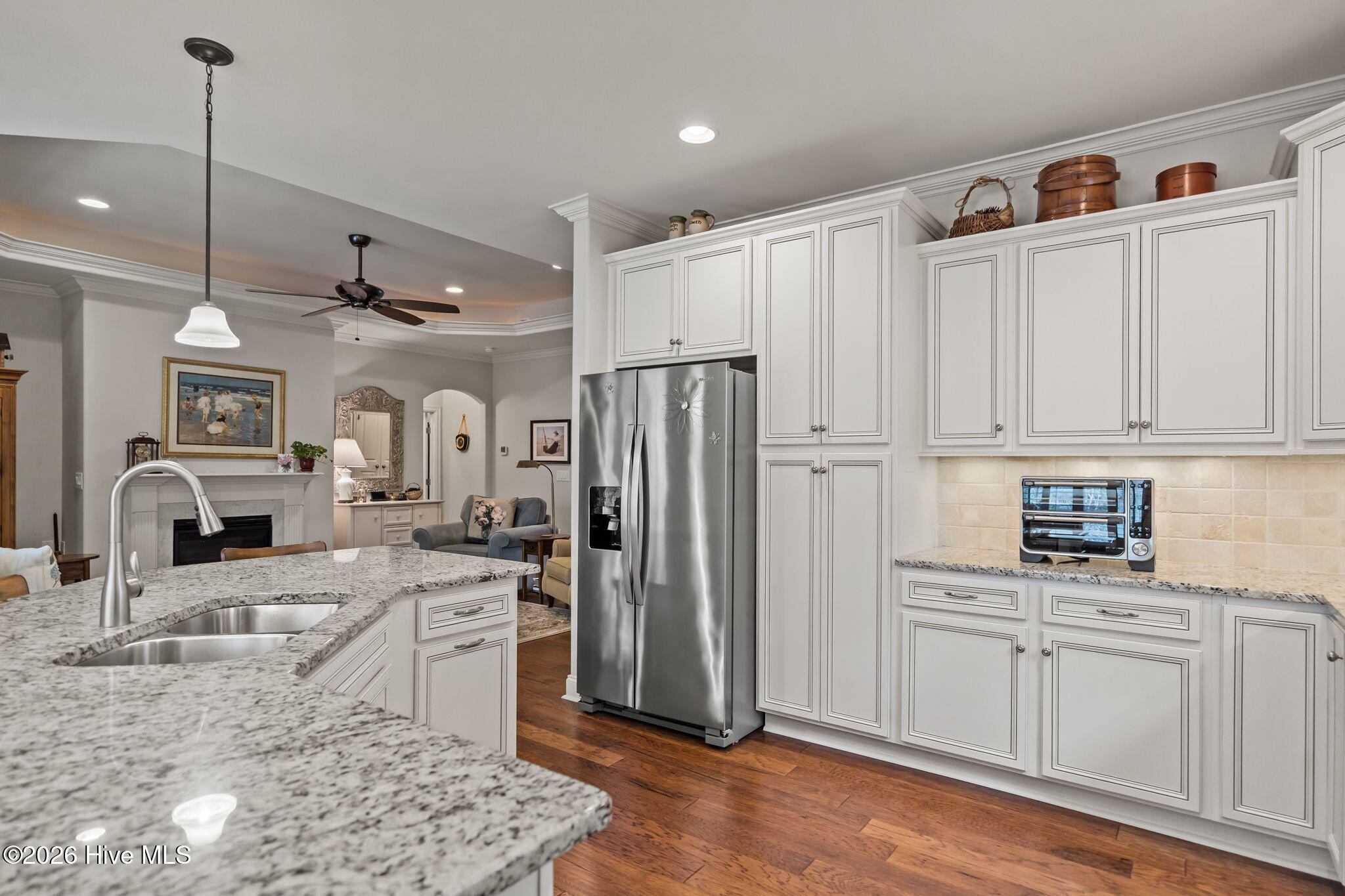 100565416 | Photo 23