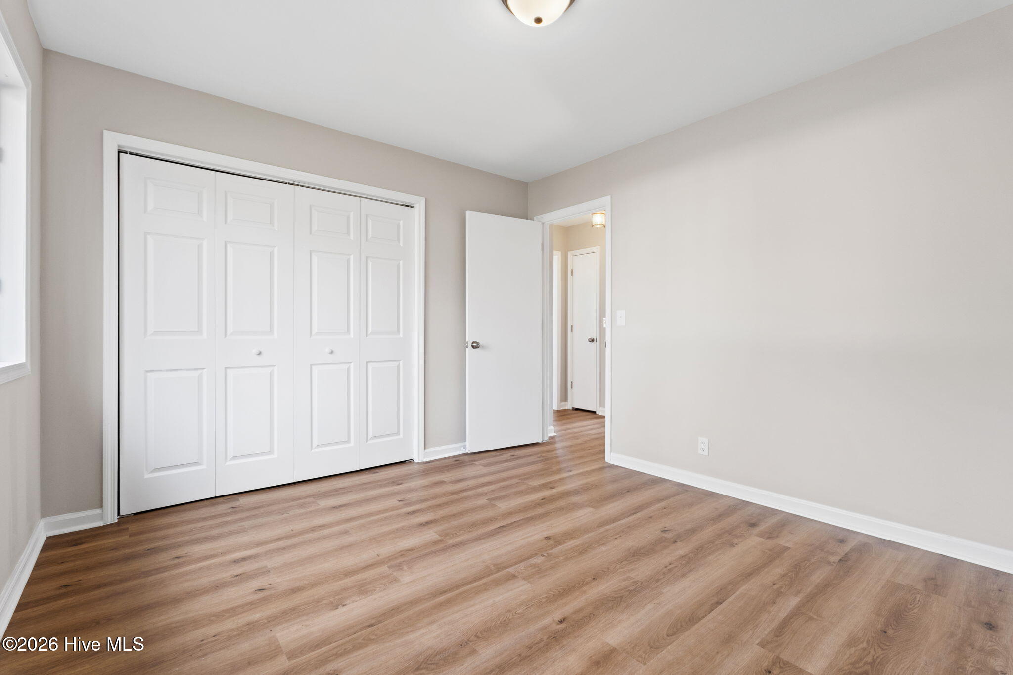 100562067 | Photo 22