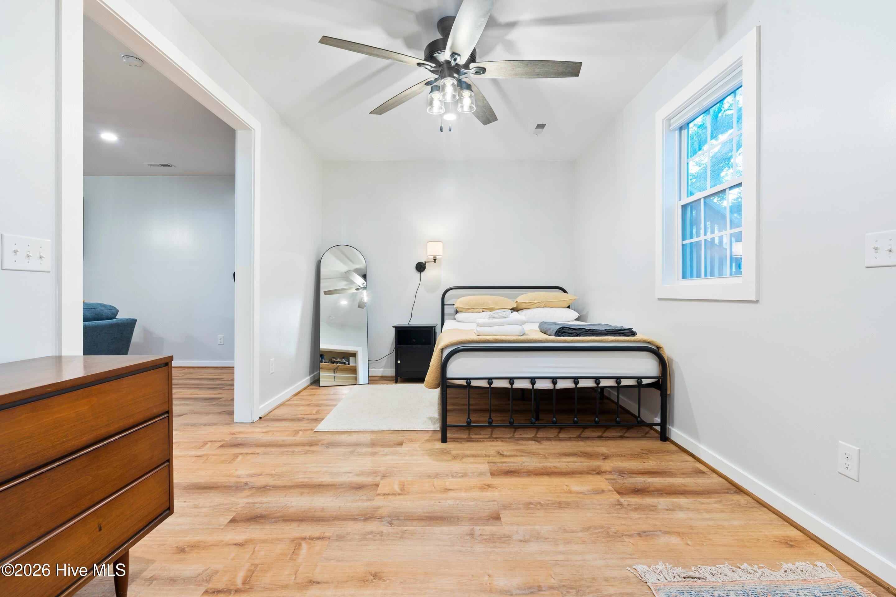 100549187 | Photo 73