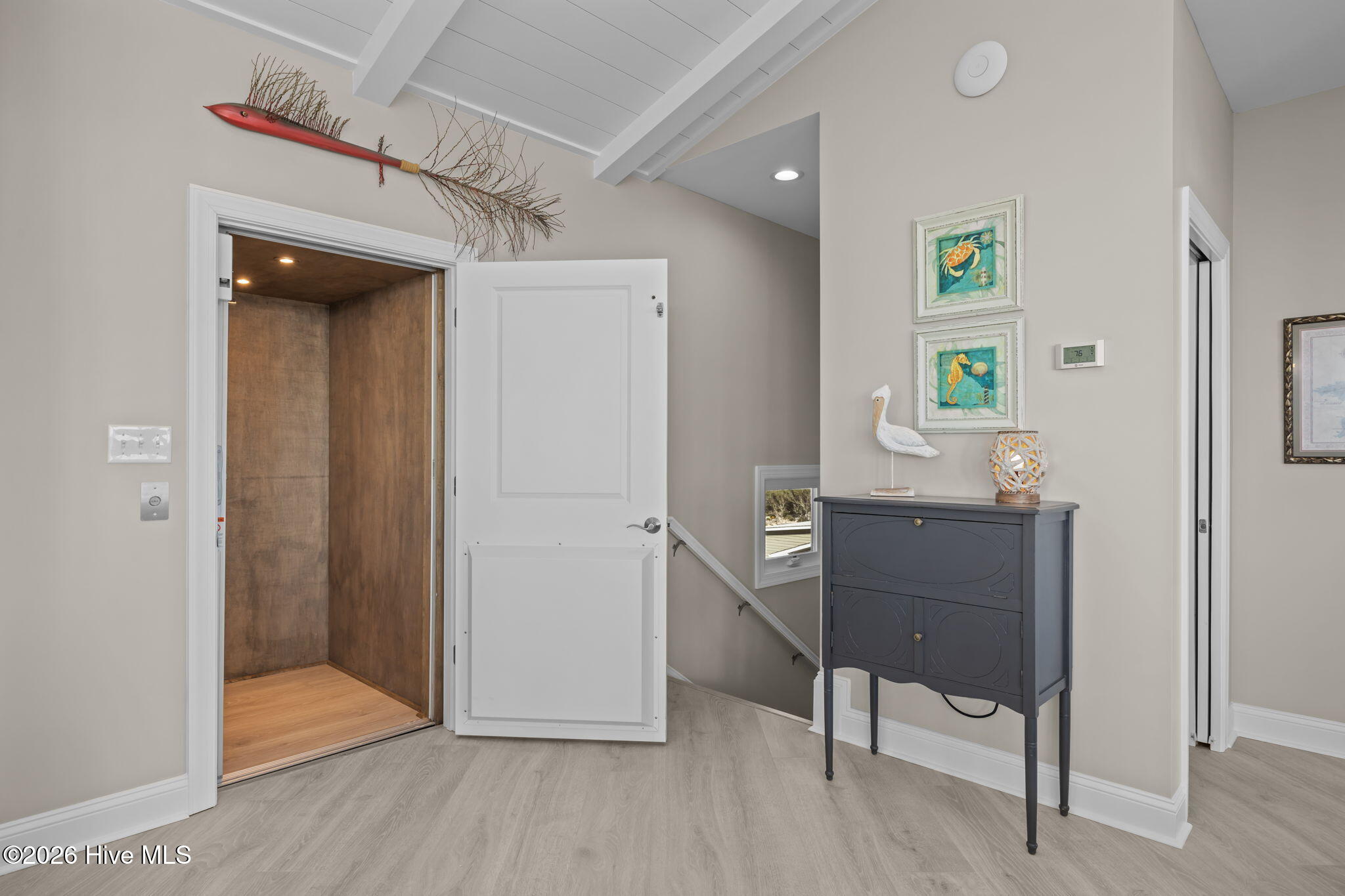 100549287 | Photo 27