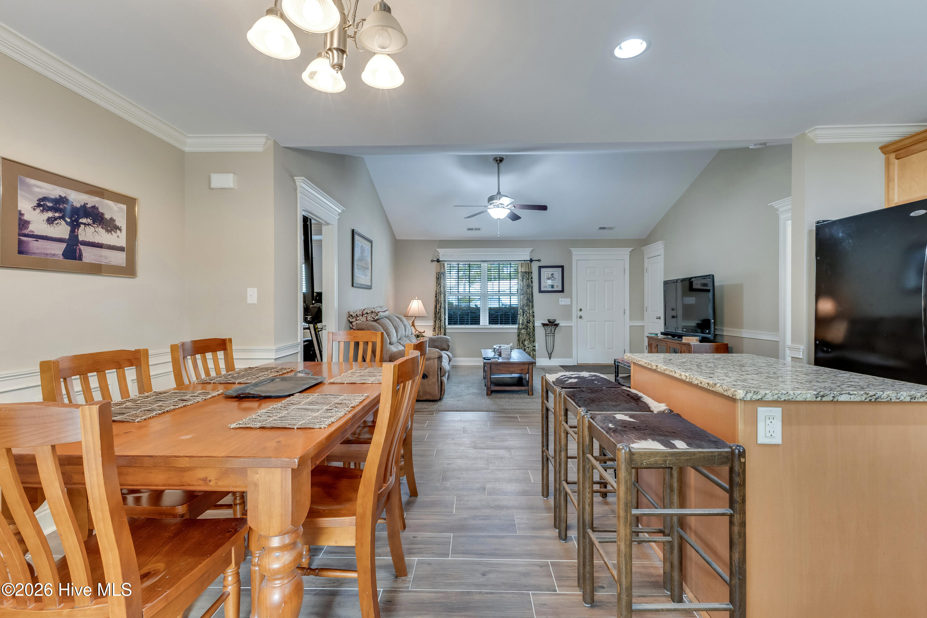 100551566 | Photo 15