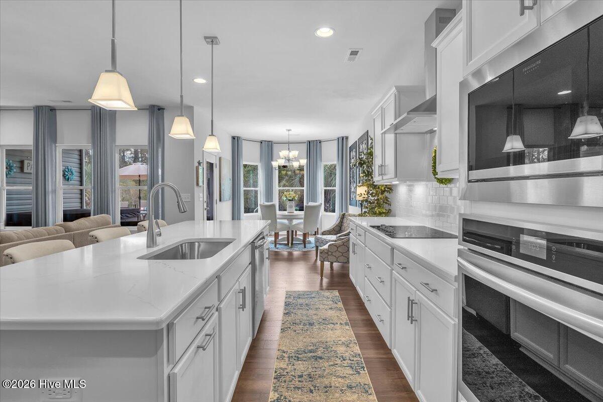 100560173 | Photo 23