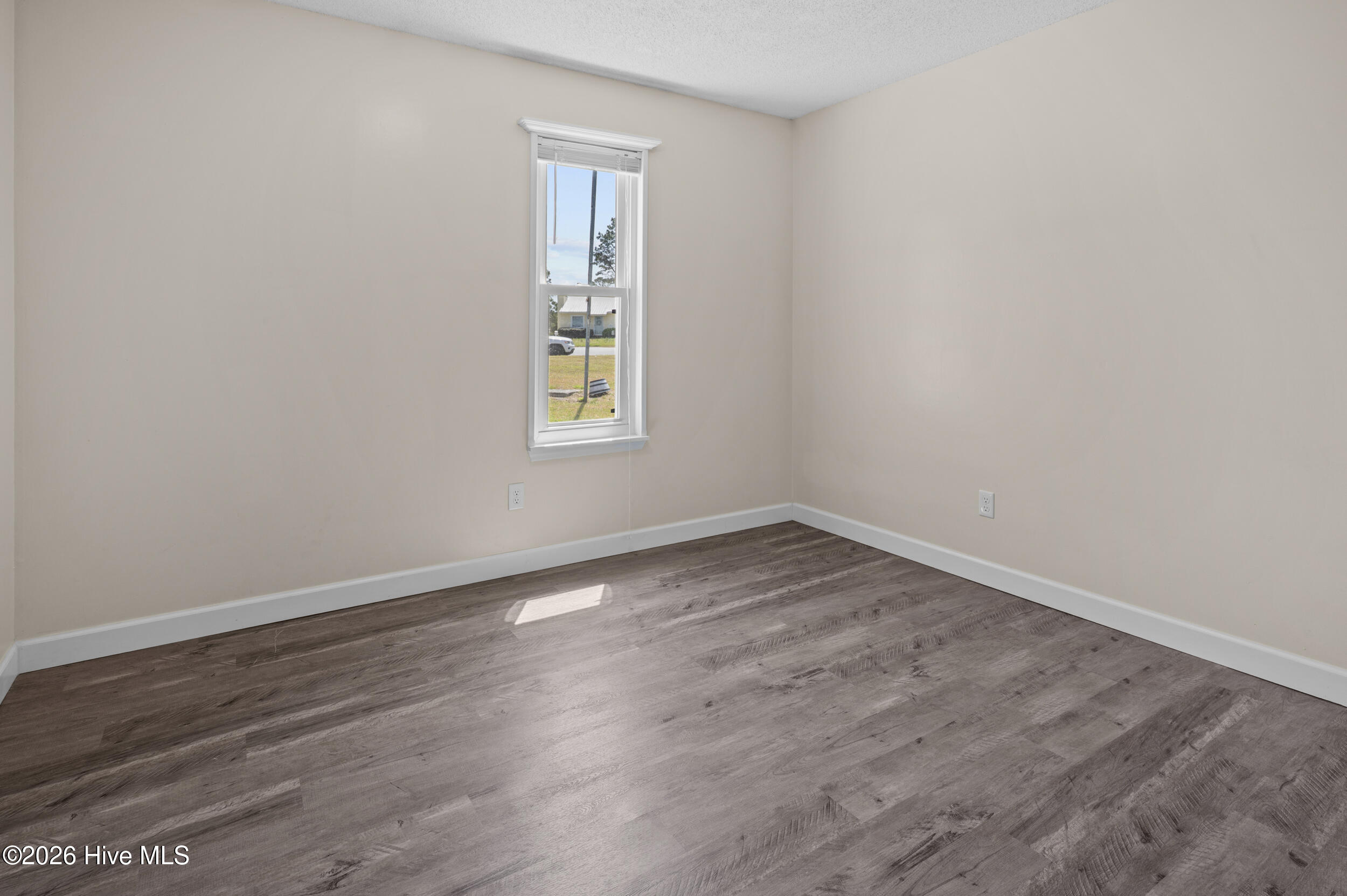 100564670 | Photo 15