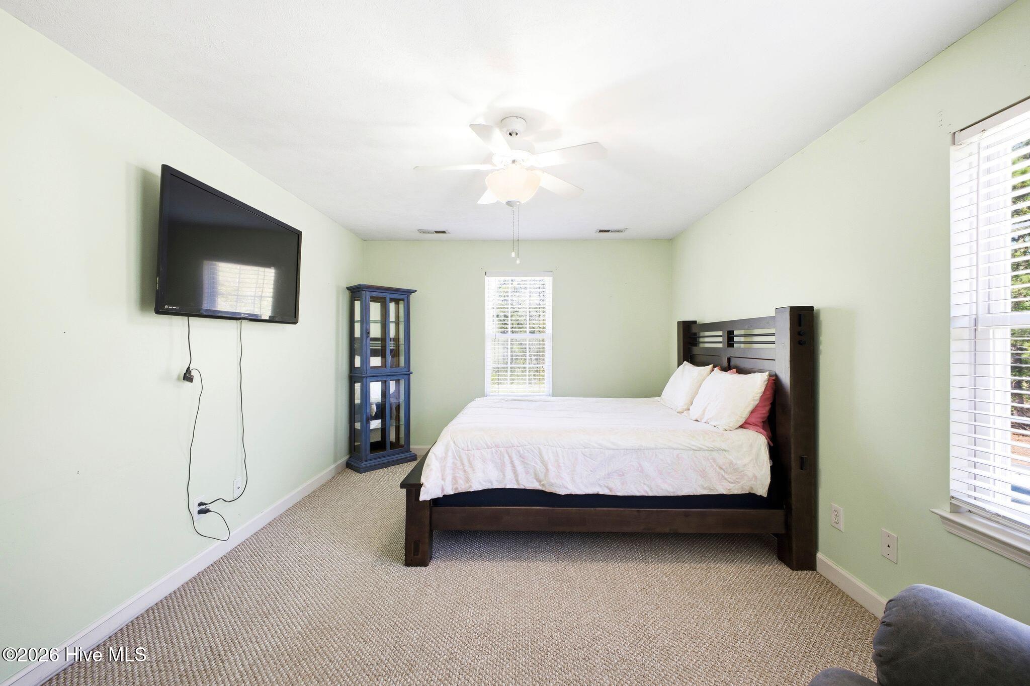 100564329 | Photo 19