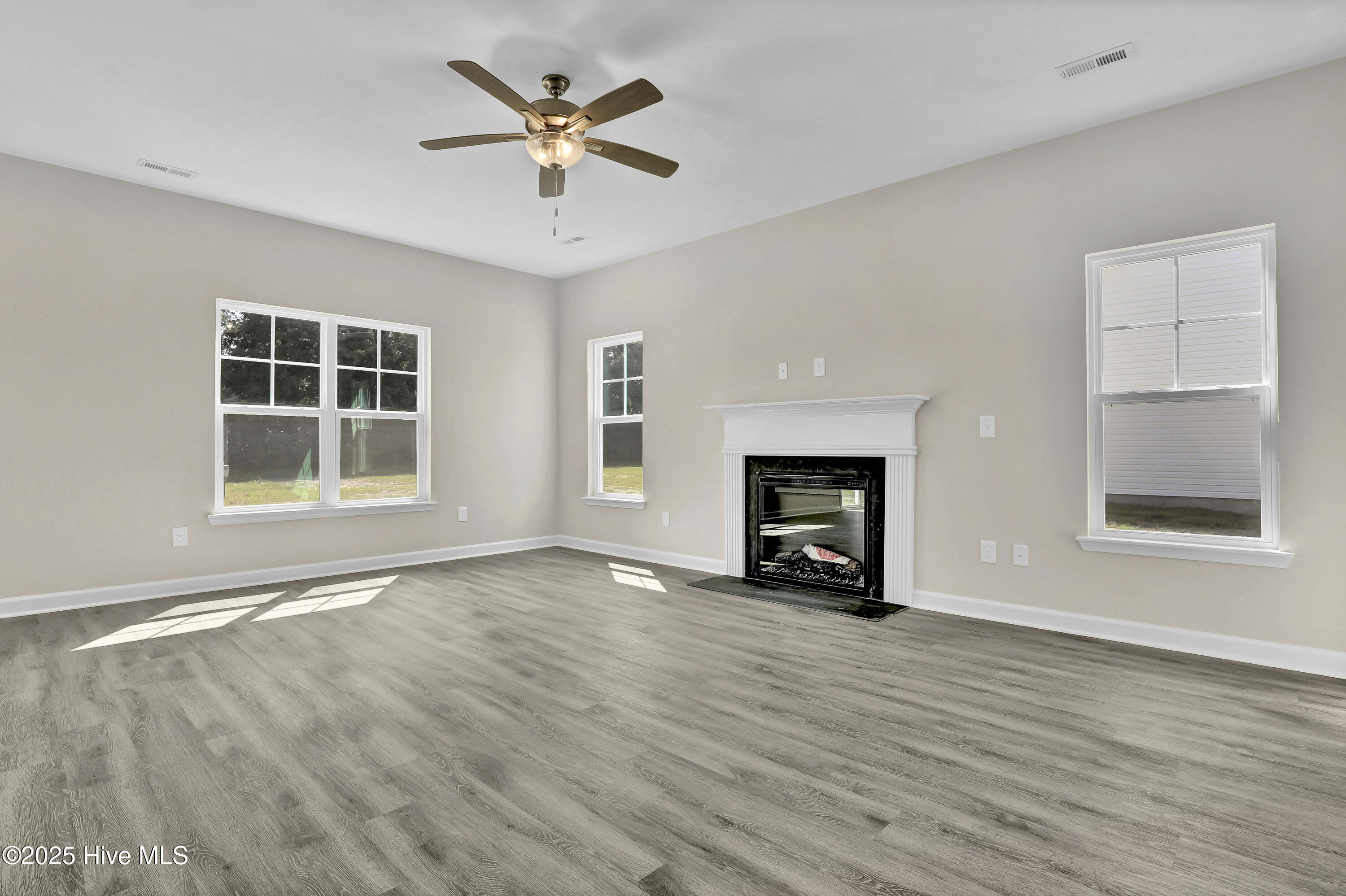 100488784 | Photo 17