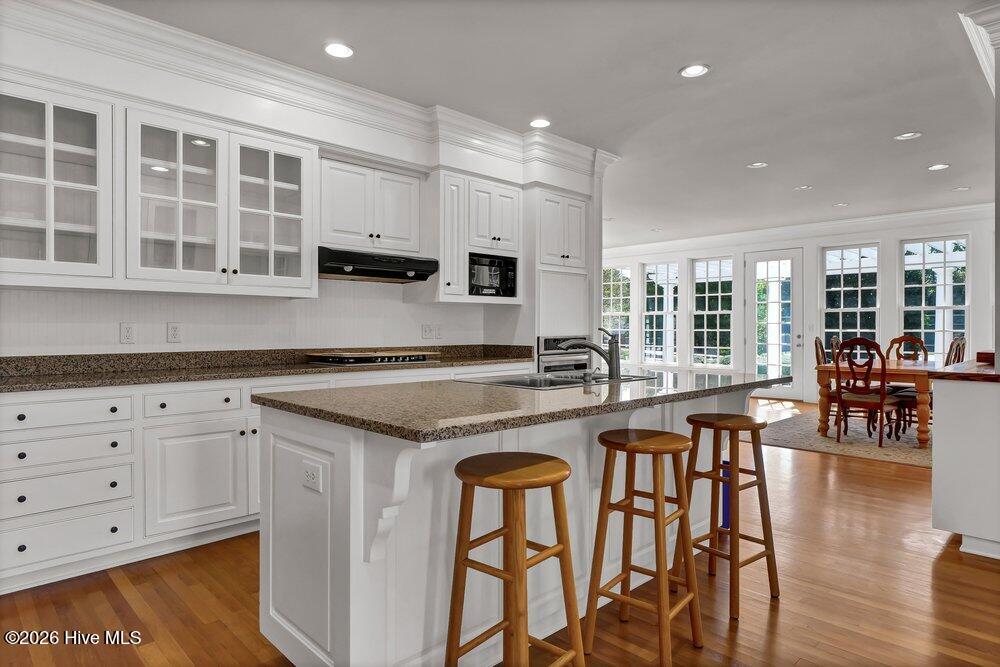 100555857 | Photo 70