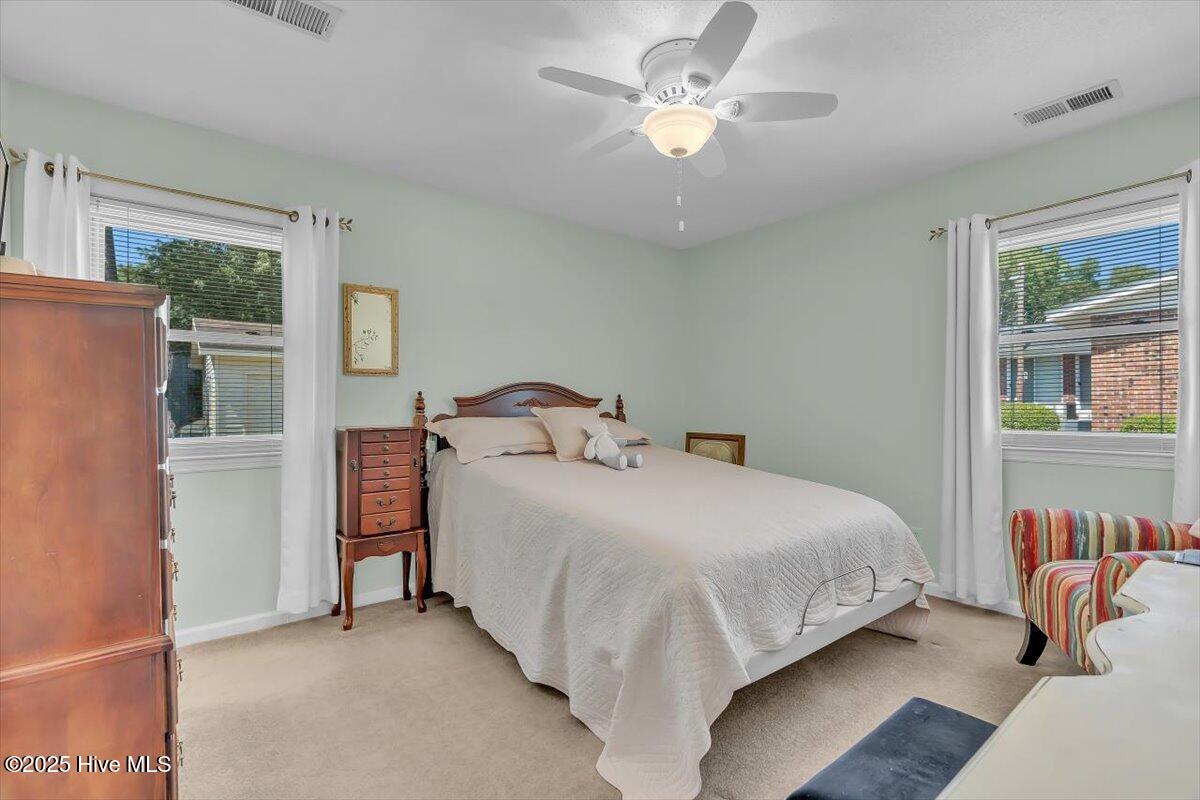 100542832 | Photo 38