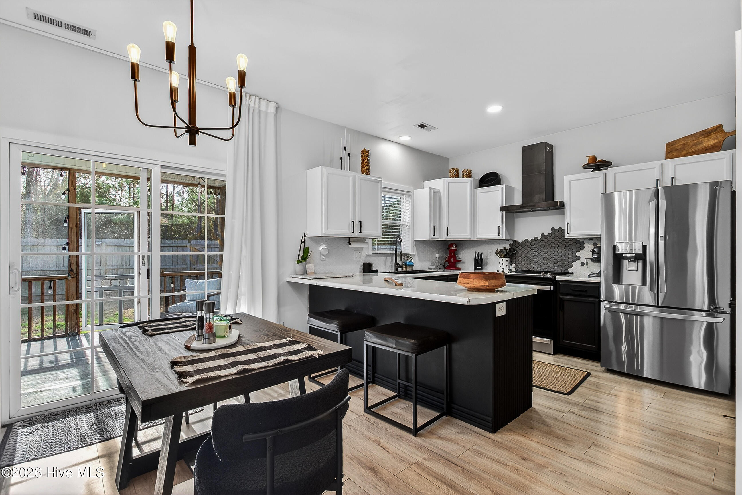 100548948 | Photo 10