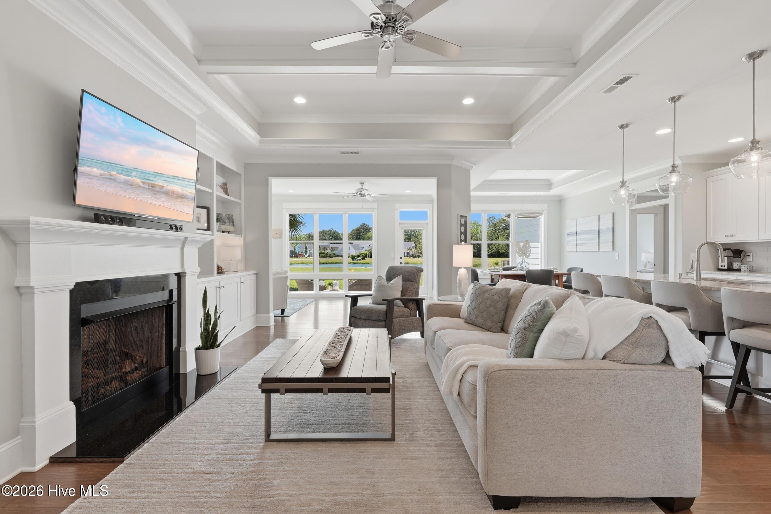 100567823 | Photo 17