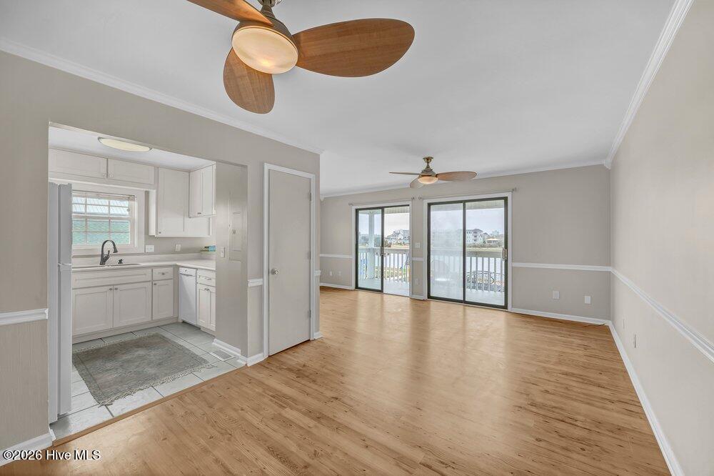 100560148 | Photo 12