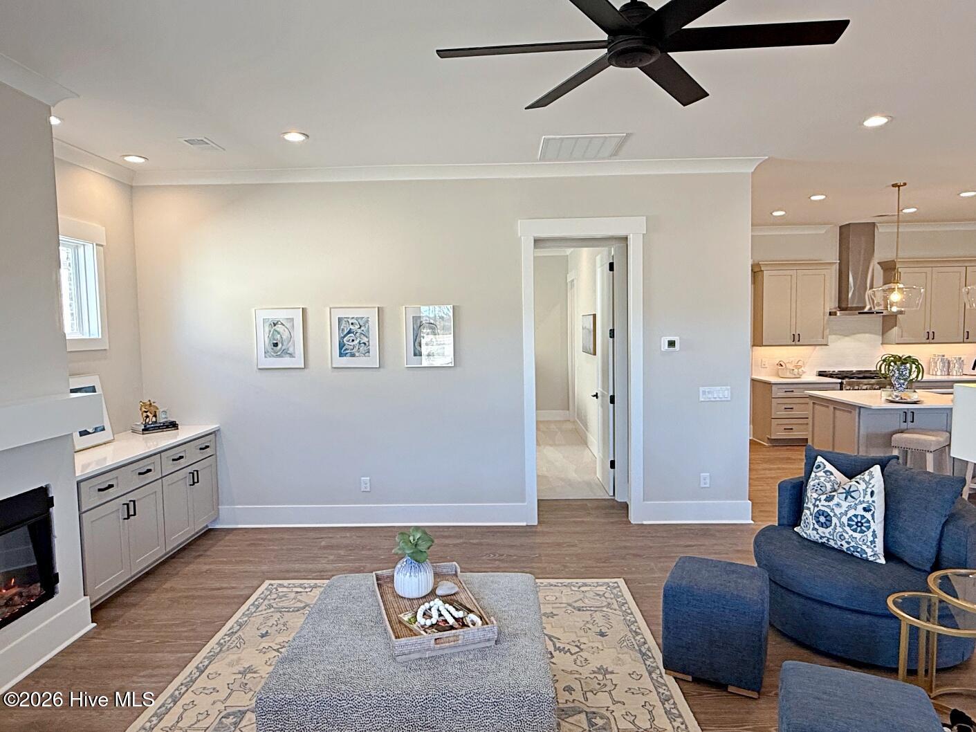 100553338 | Photo 33