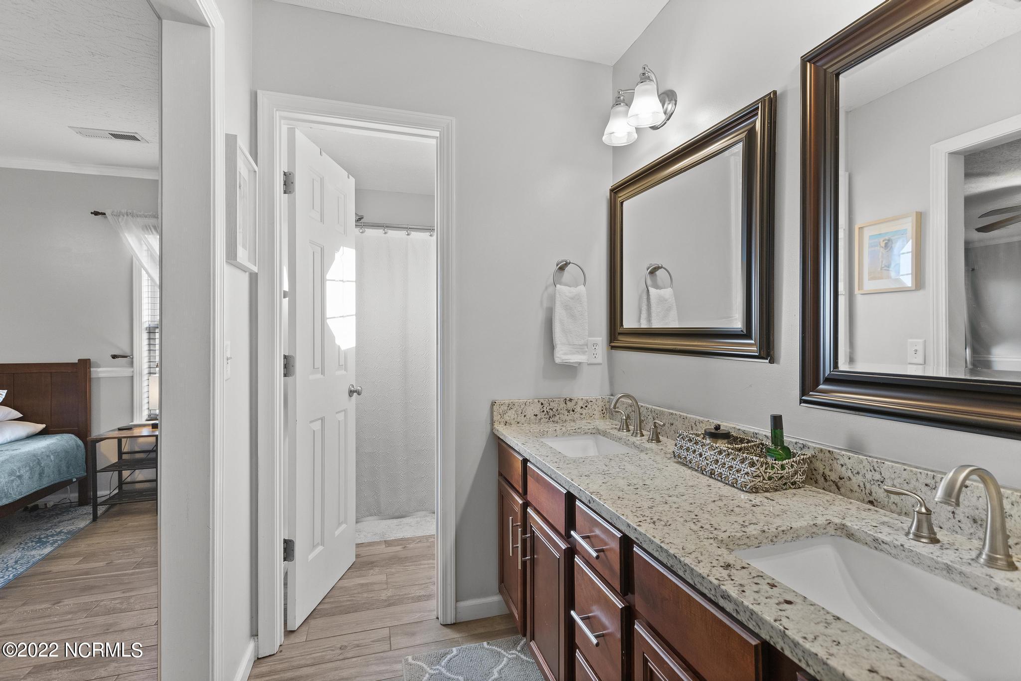 100545089 | Photo 18