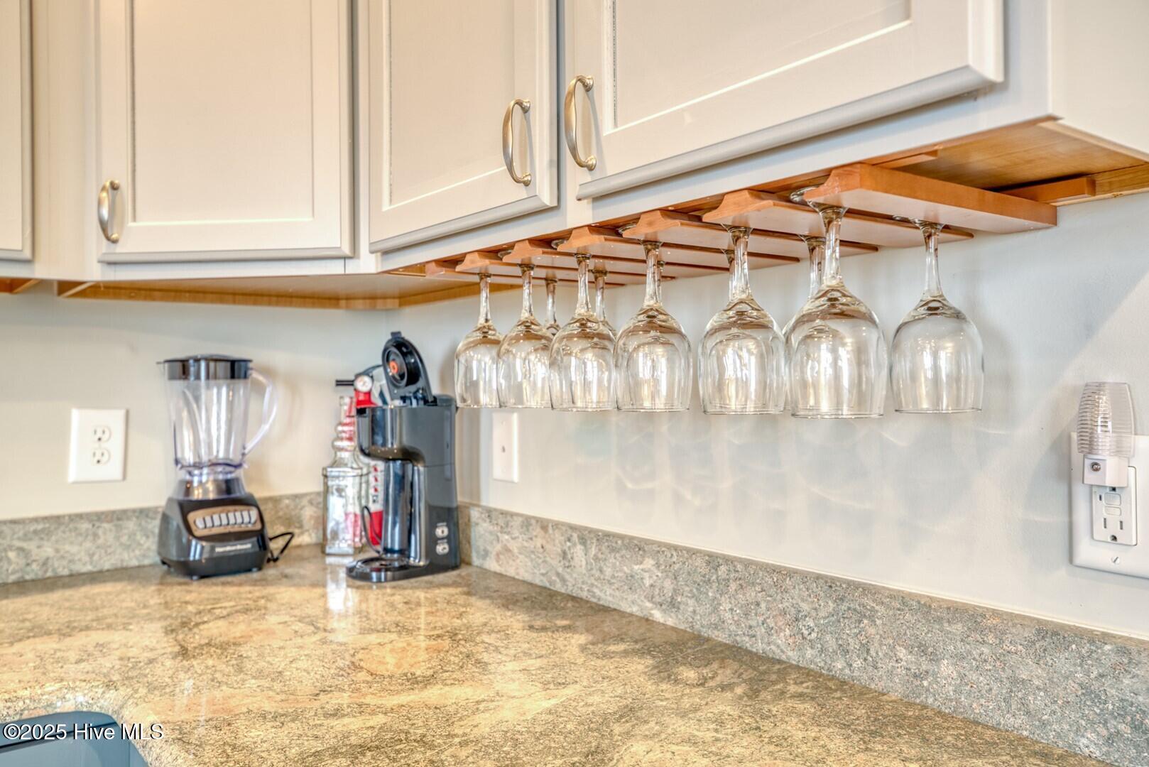 100496177 | Photo 68