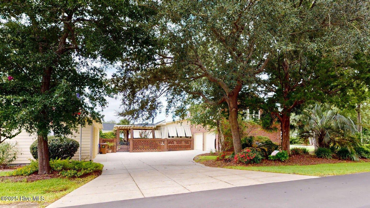 100528011 | Photo 68