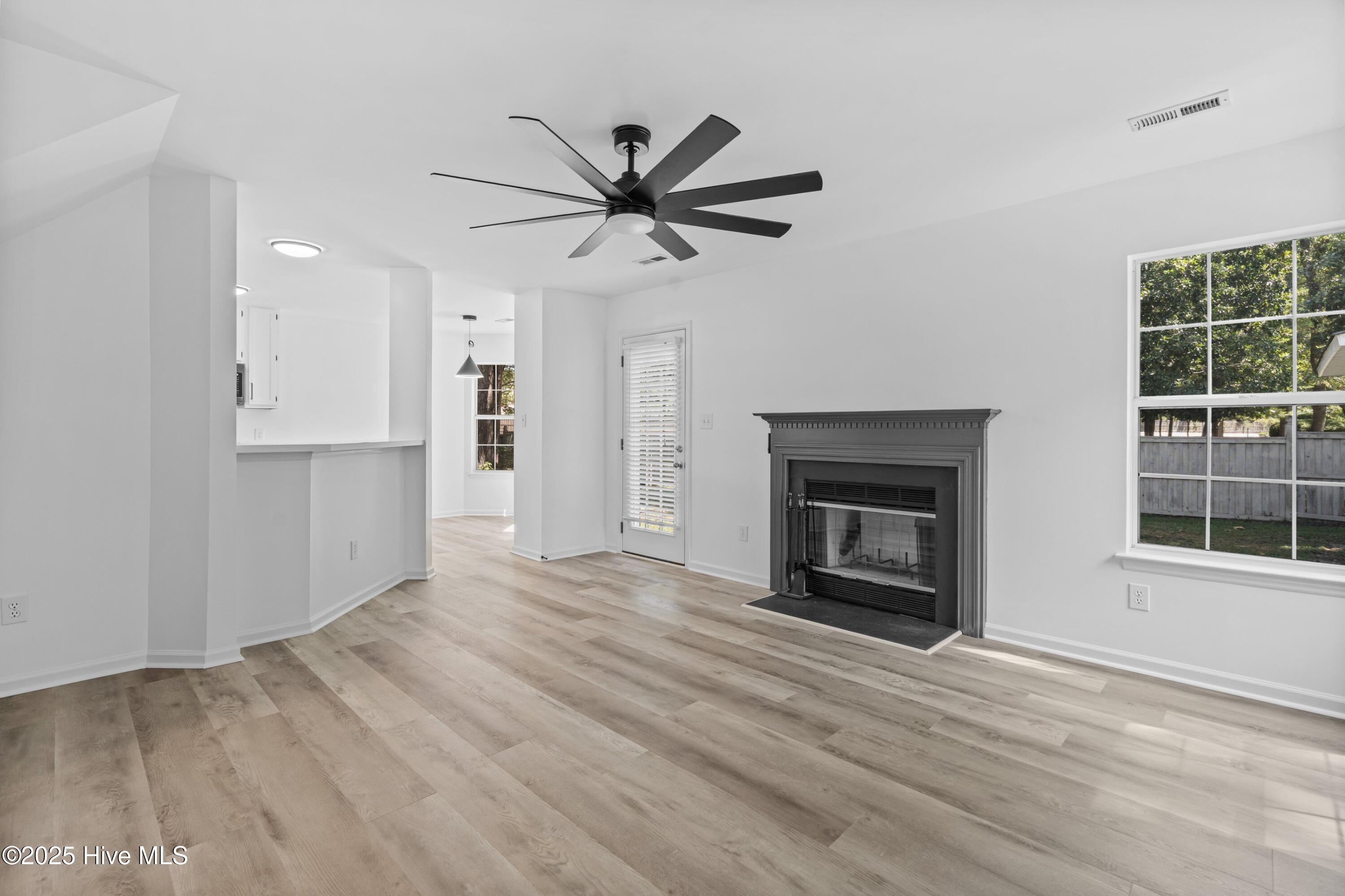 6603 Whinbrel Court, Wilmington, NC 28409 – photo 17: 017-6603WhimbrelCourt-Wilmington-NC-2840