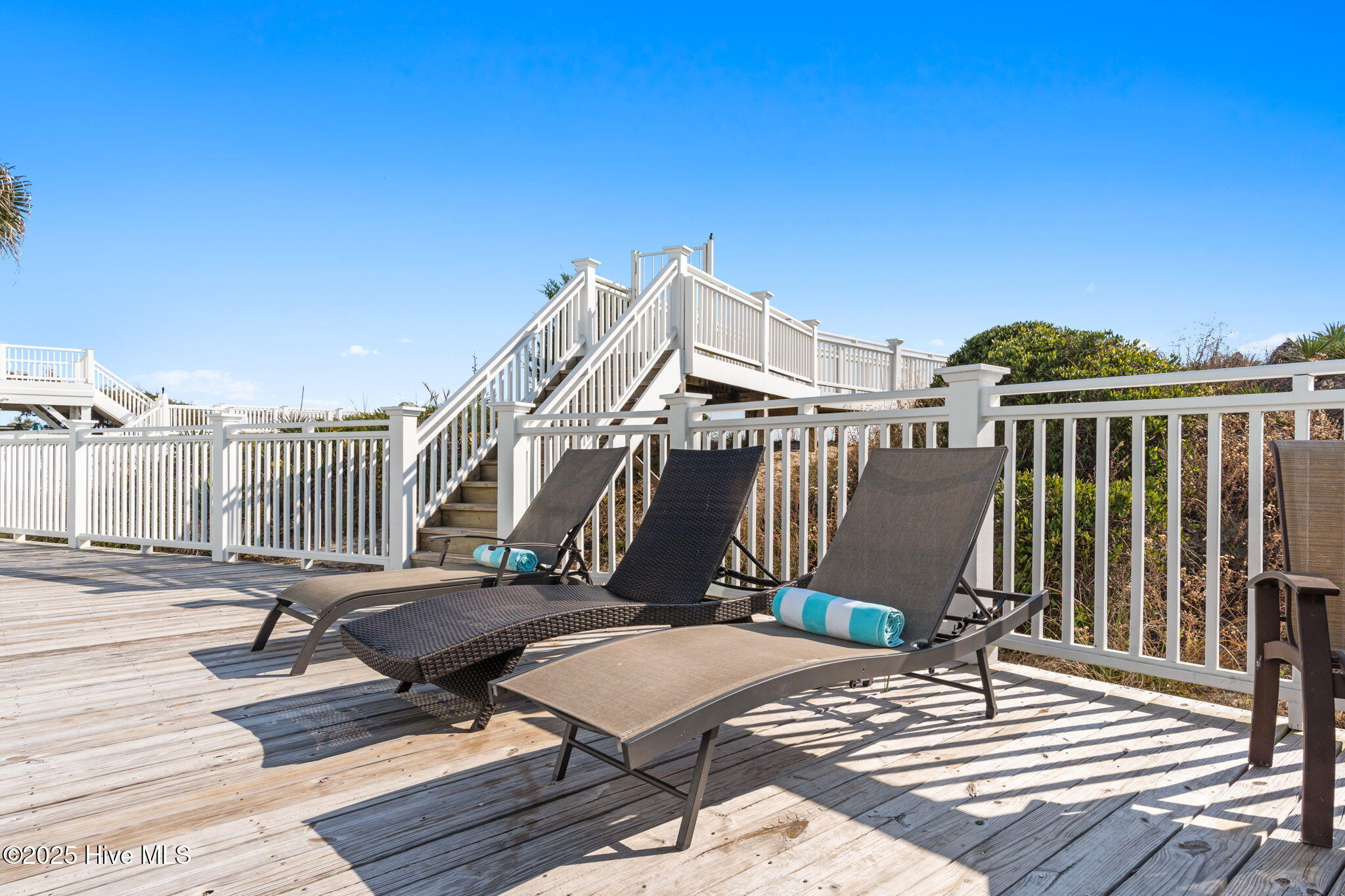 100542576 | Photo 78